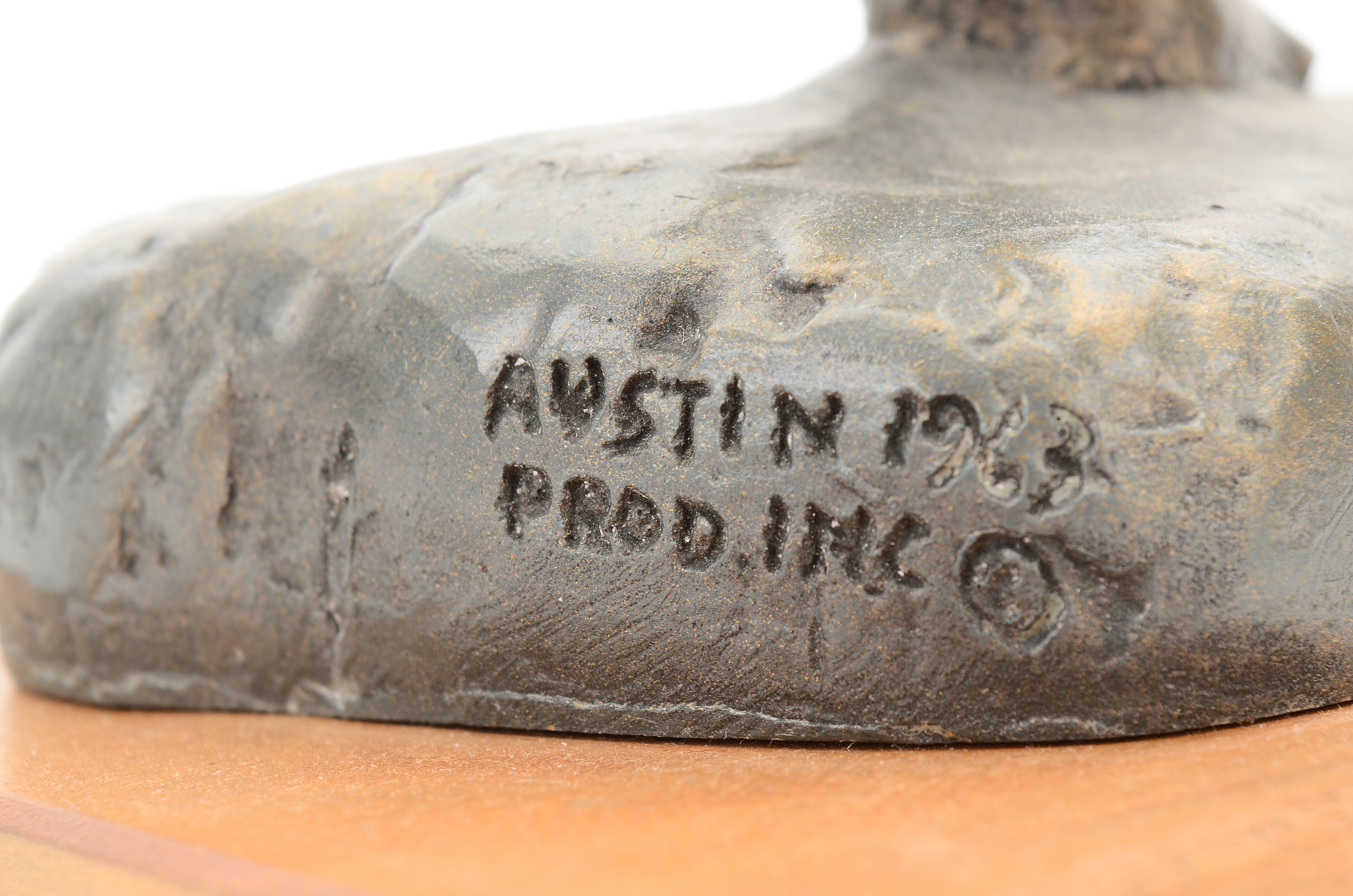 Austin Prod. Inc. Bronze Finish Nude Female Figural Statue