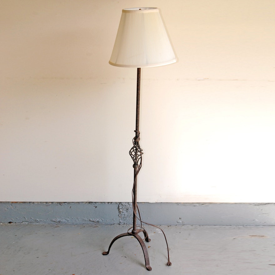 Metal Tripod Floor Lamp