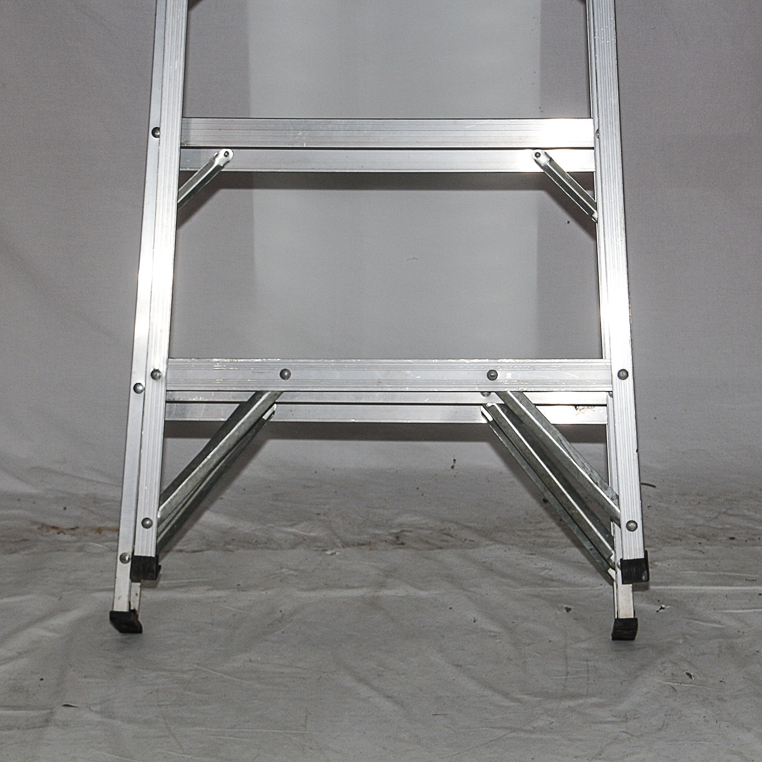 Husky 8' Aluminum Step Ladder