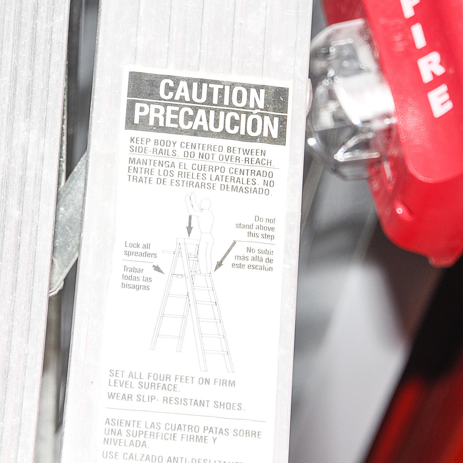 Husky 8' Aluminum Step Ladder