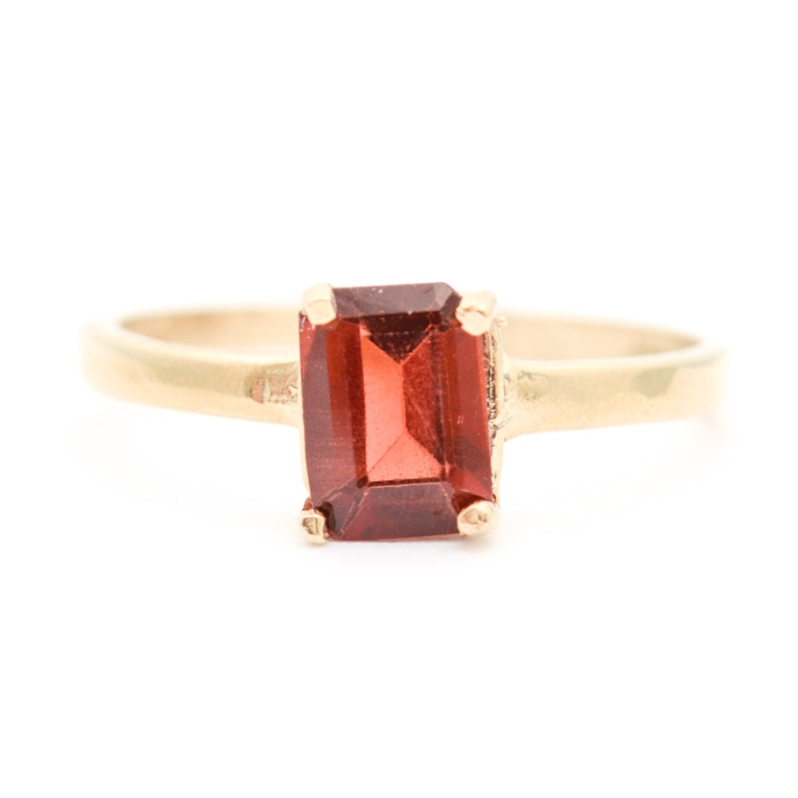 10K Yellow Gold and Garnet Ring