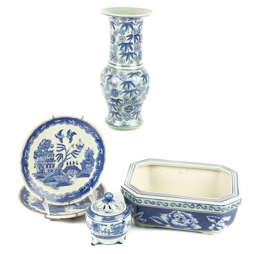 Blue and White Chinese Ceramics