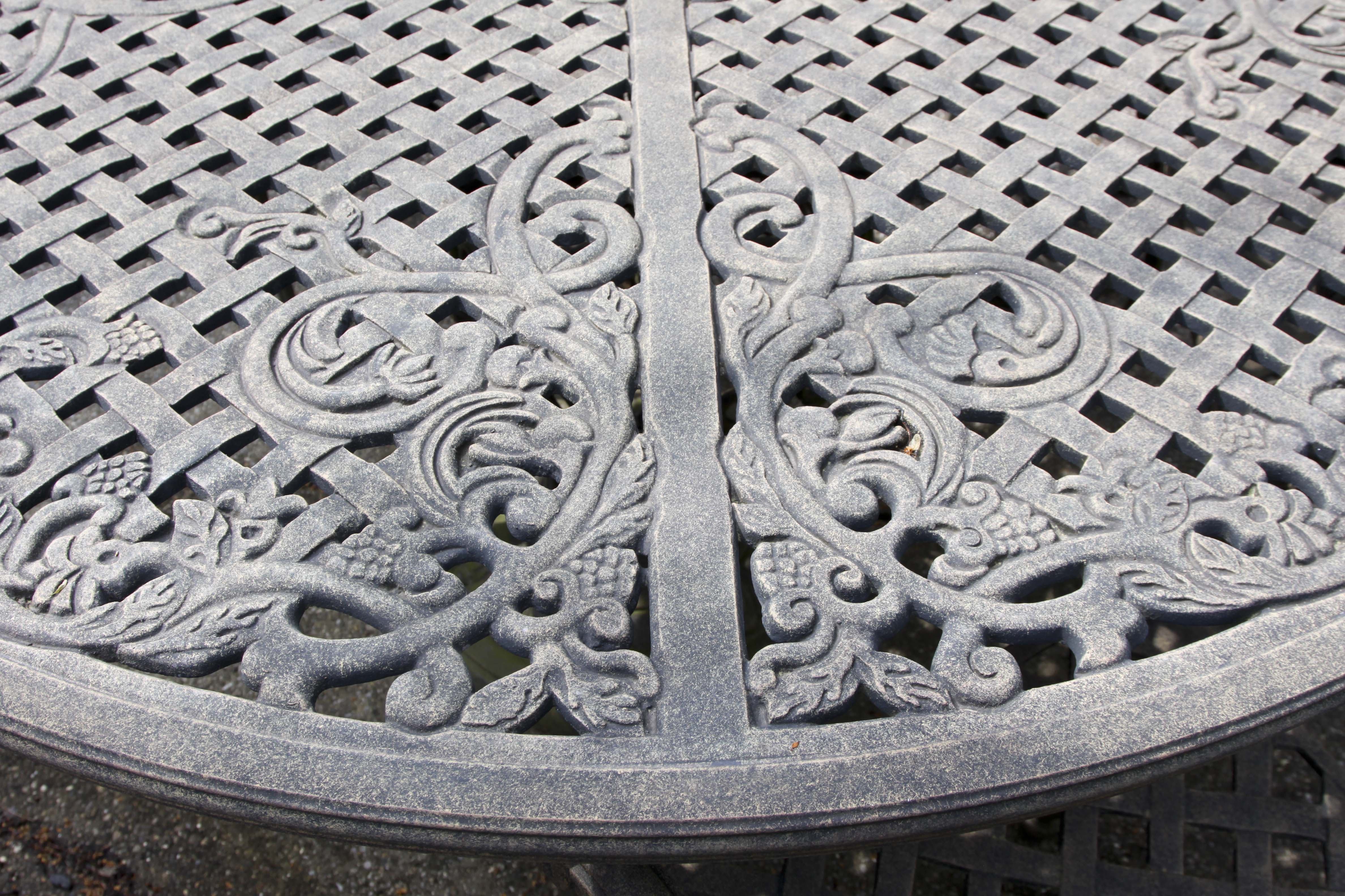 Woodard Landgrave Patio Round Table and Chair Set