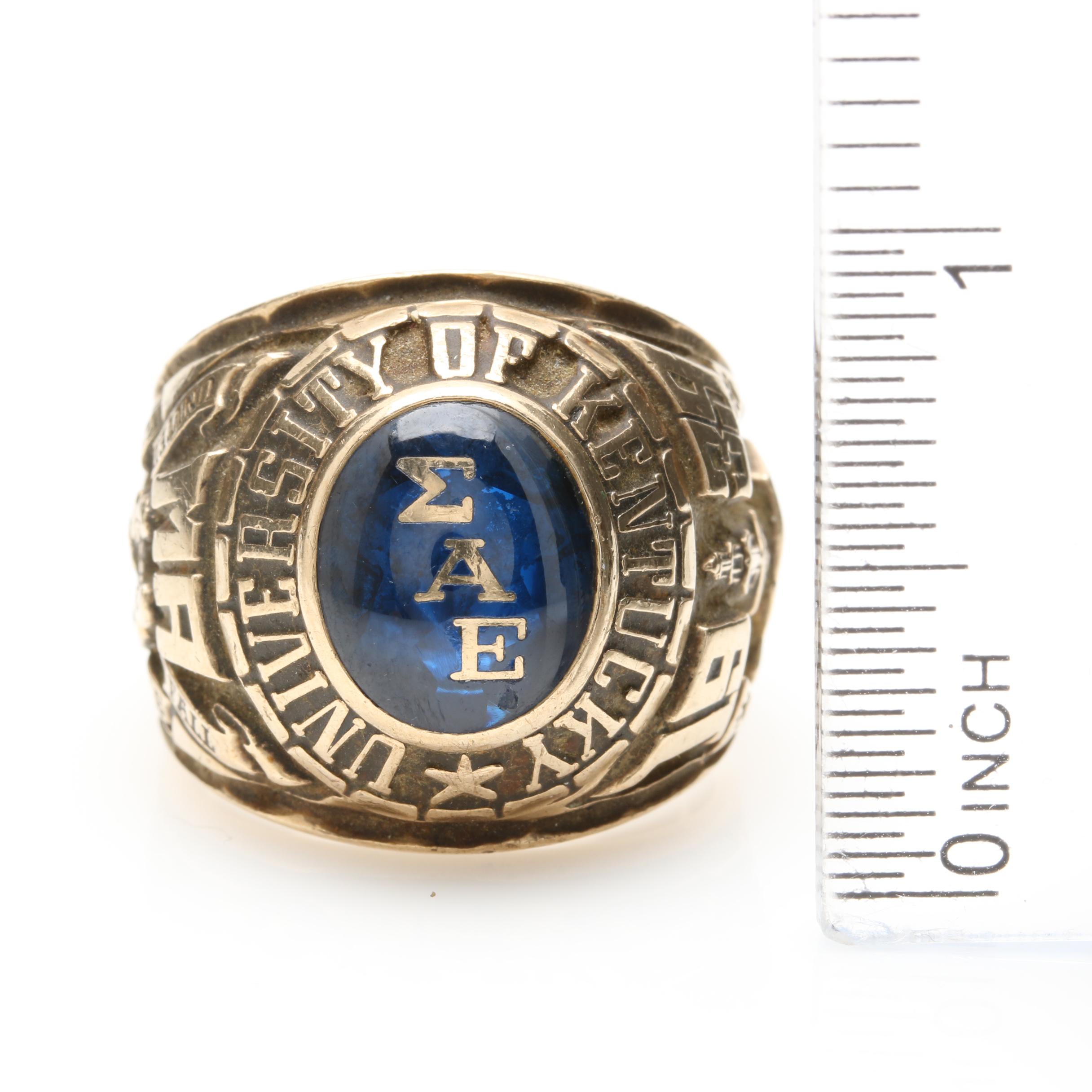 University of Kentucky 1939 10K Yellow Gold Synthetic Spinel Class Ring