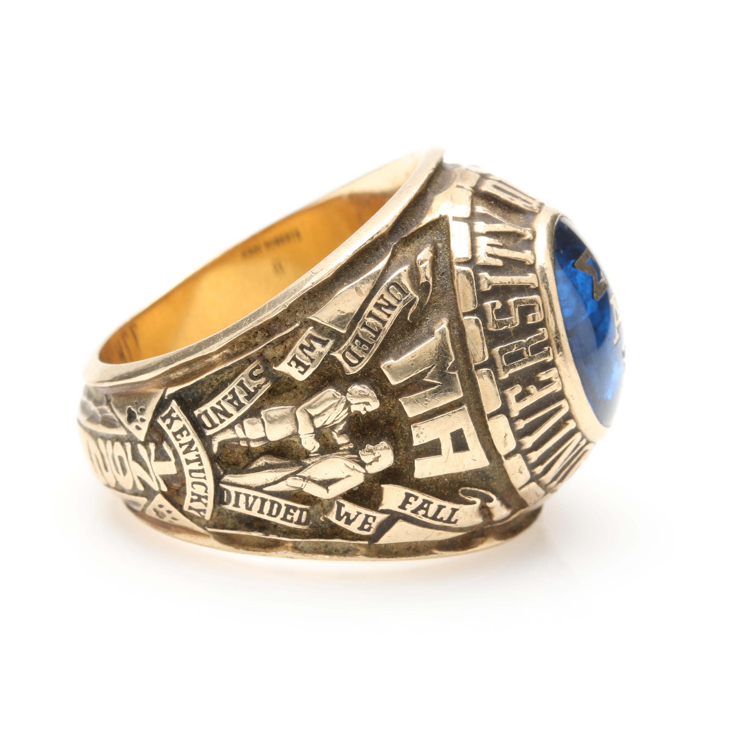 University of Kentucky 1939 10K Yellow Gold Synthetic Spinel Class Ring