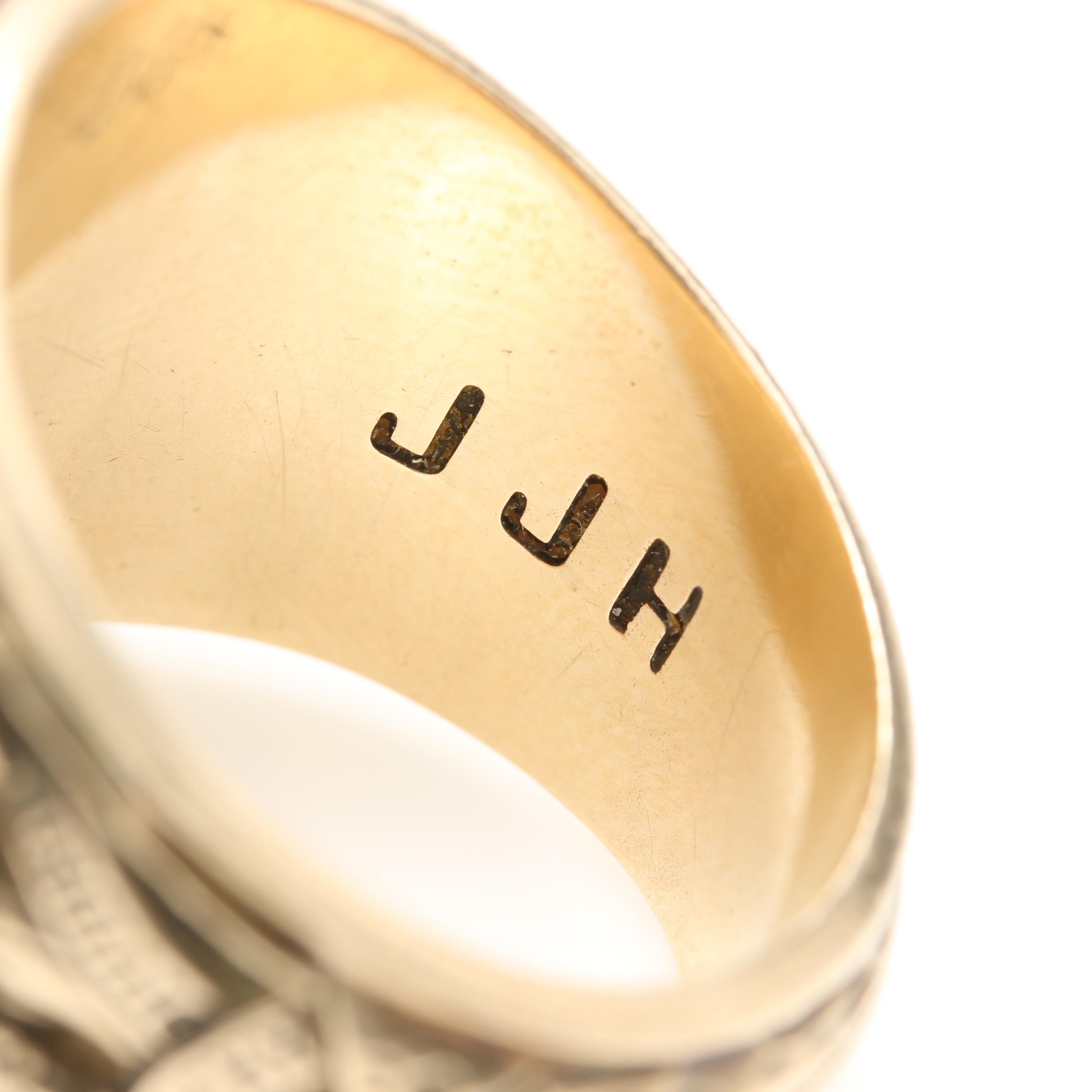 University of Kentucky 1939 10K Yellow Gold Synthetic Spinel Class Ring