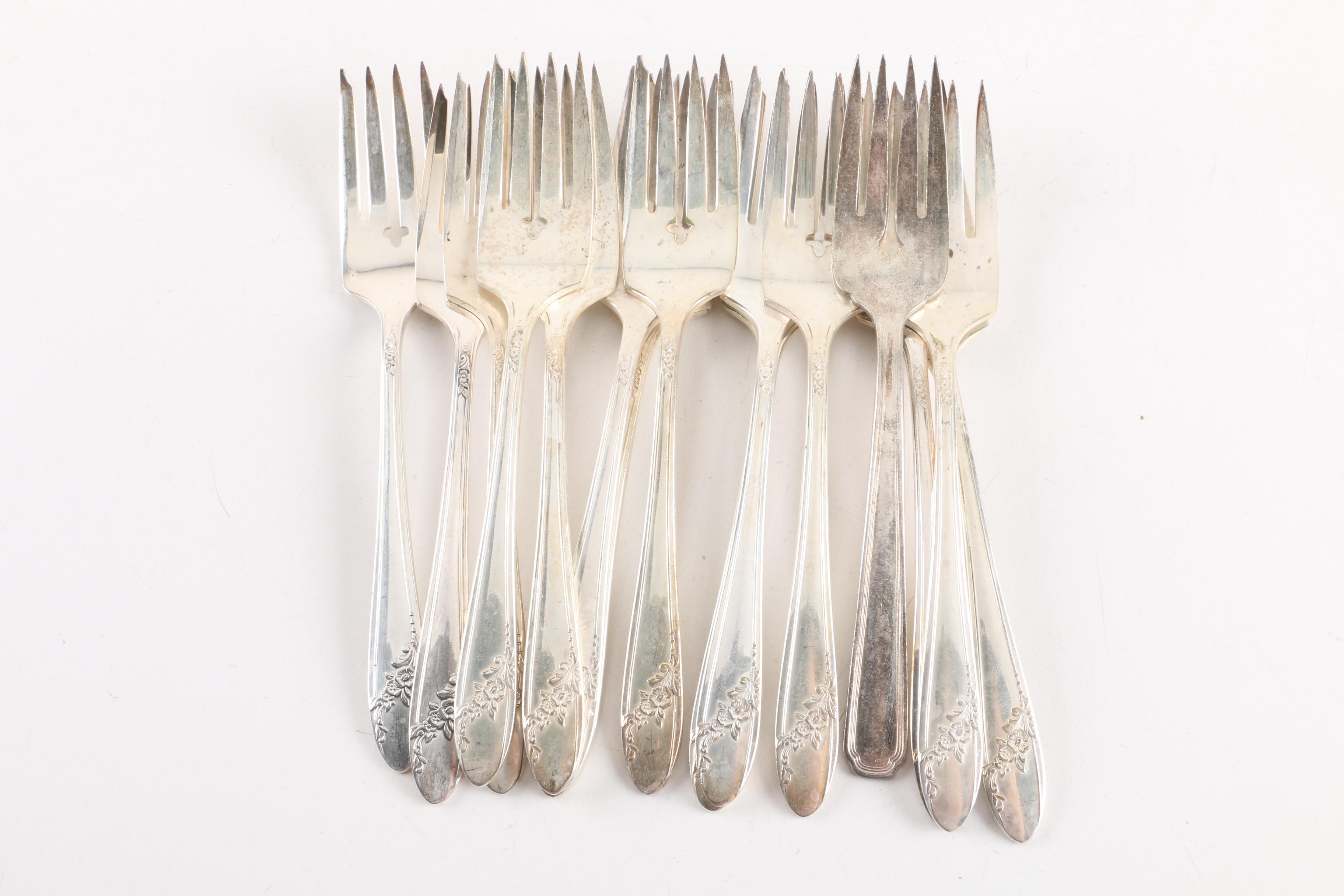 Tudor Plate "Queen Bess II" Silver-Plated Flatware Set