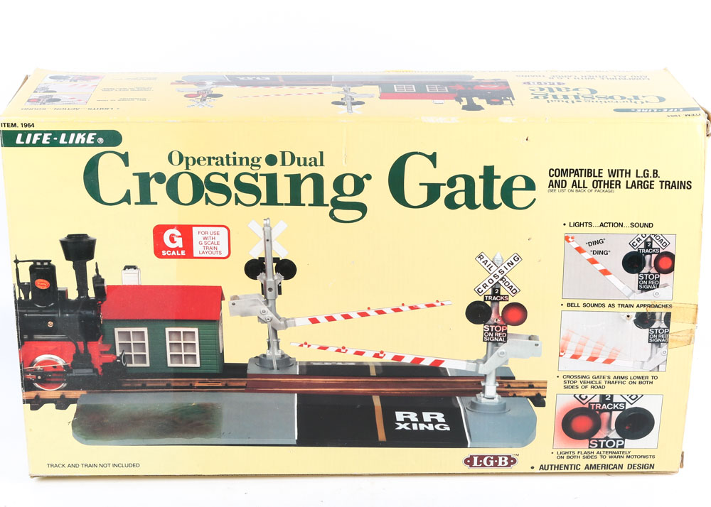 G-Scale Model Train Crossing Gate by Life-Like