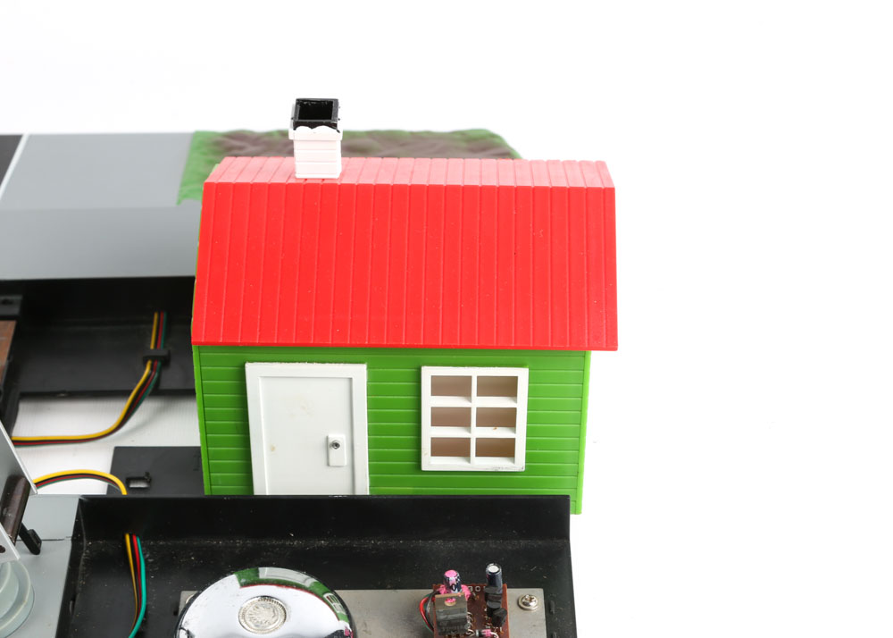 G-Scale Model Train Crossing Gate by Life-Like