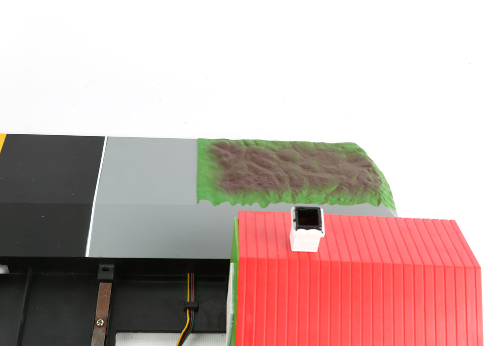 G-Scale Model Train Crossing Gate by Life-Like