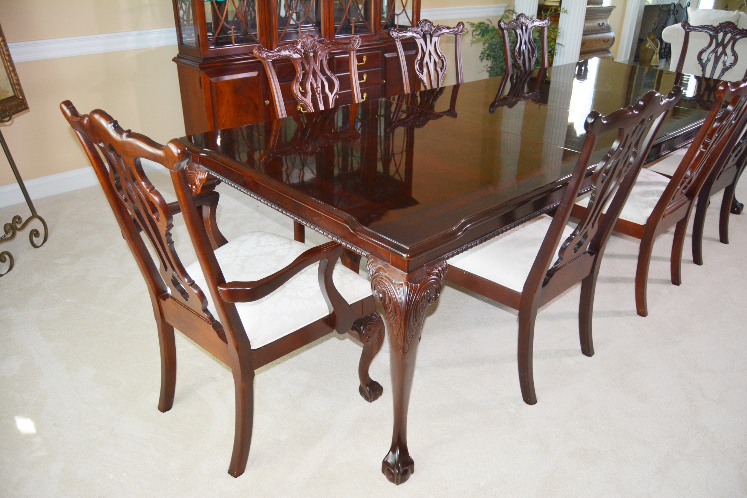 Thomasville Chippendale Style Dining Room Table and Chairs