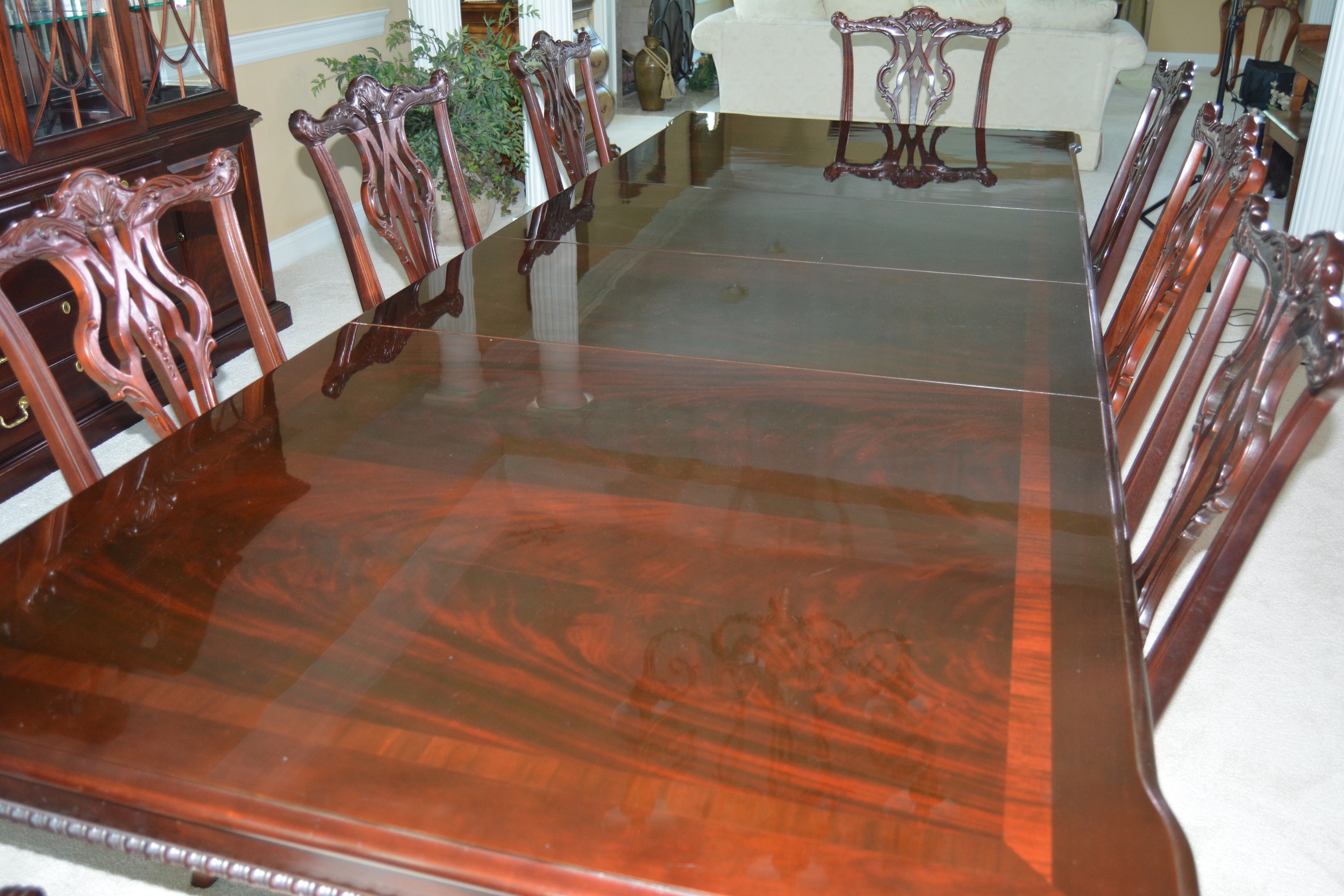 Thomasville Chippendale Style Dining Room Table and Chairs