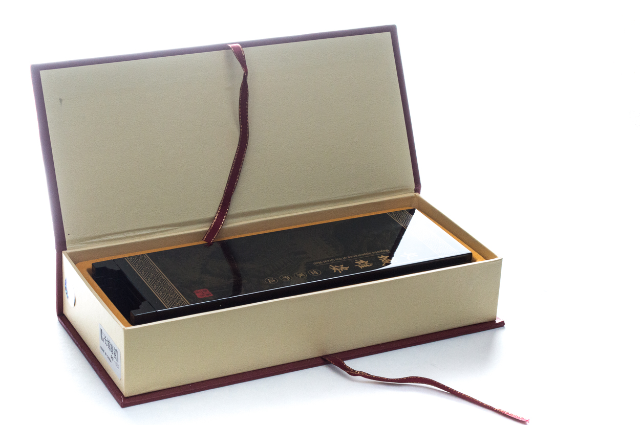 Metal Replicas of Terra-Cotta Warriors and Table Display of The Great Wall