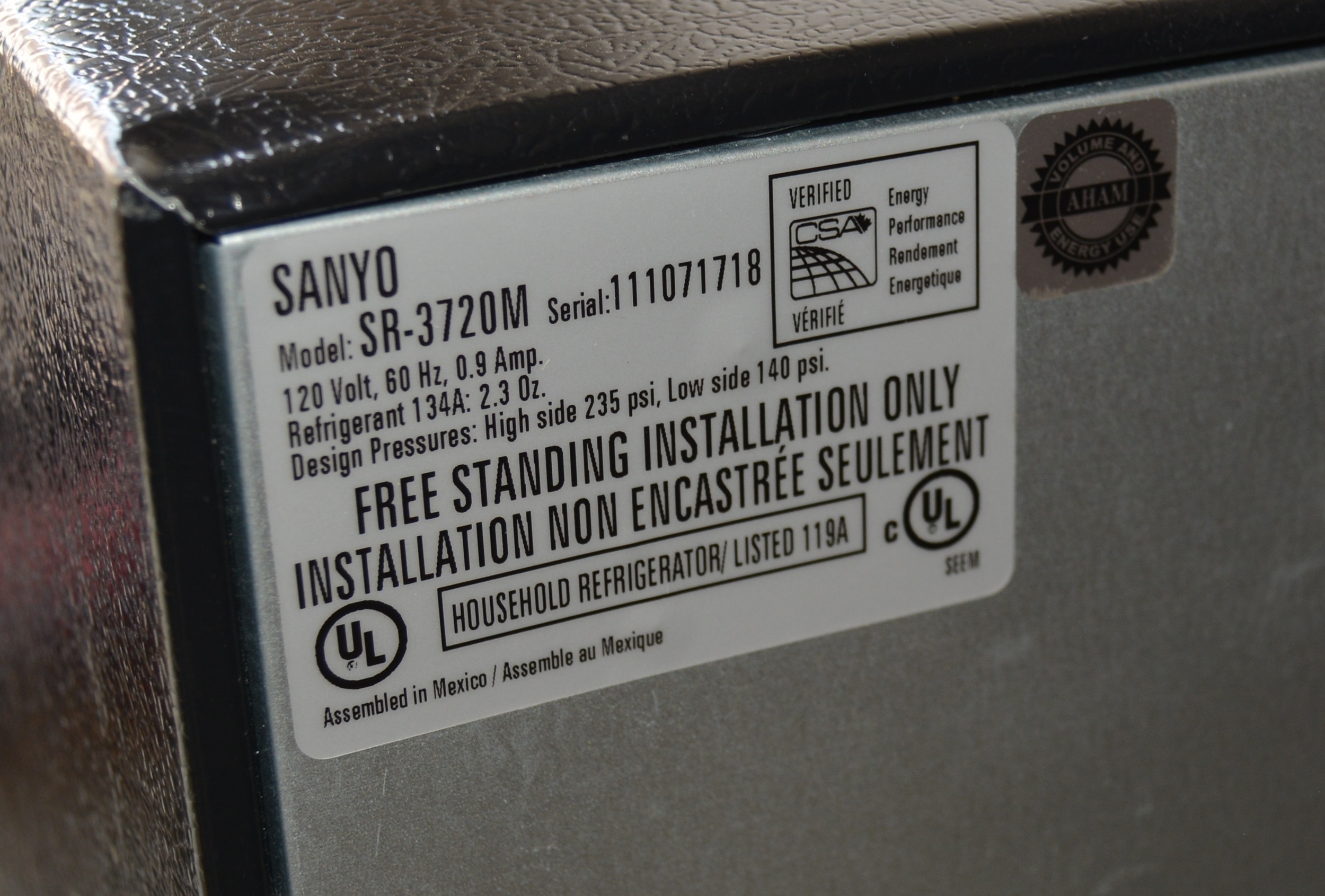 Sanyo Mini Refrigerator Model SR-3720