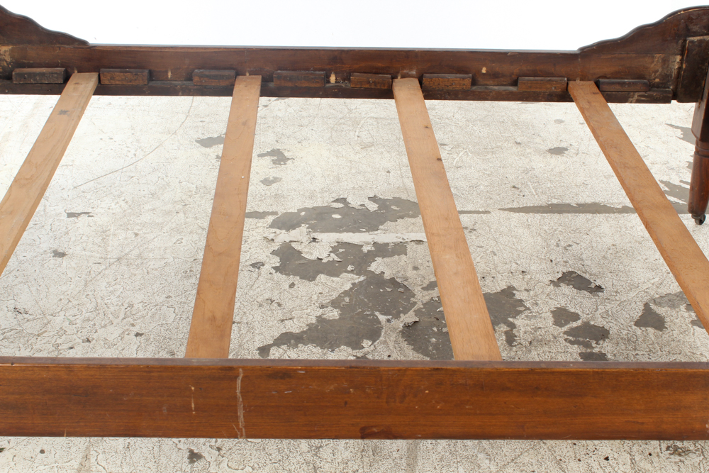 Antique Victorian Mahogany Canopy Bed