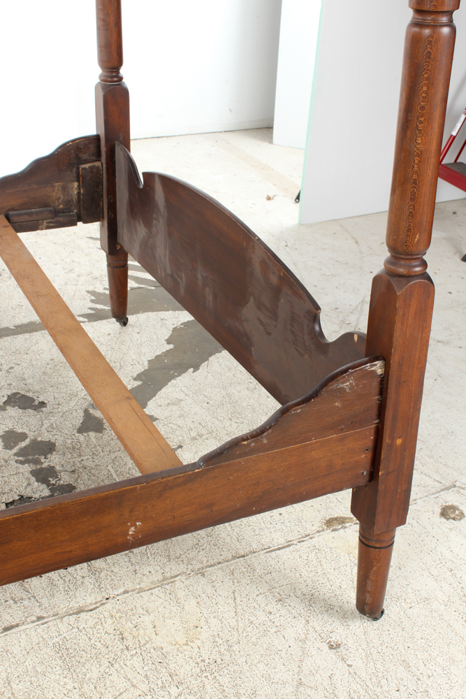 Antique Victorian Mahogany Canopy Bed