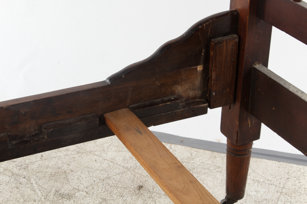 Antique Victorian Mahogany Canopy Bed