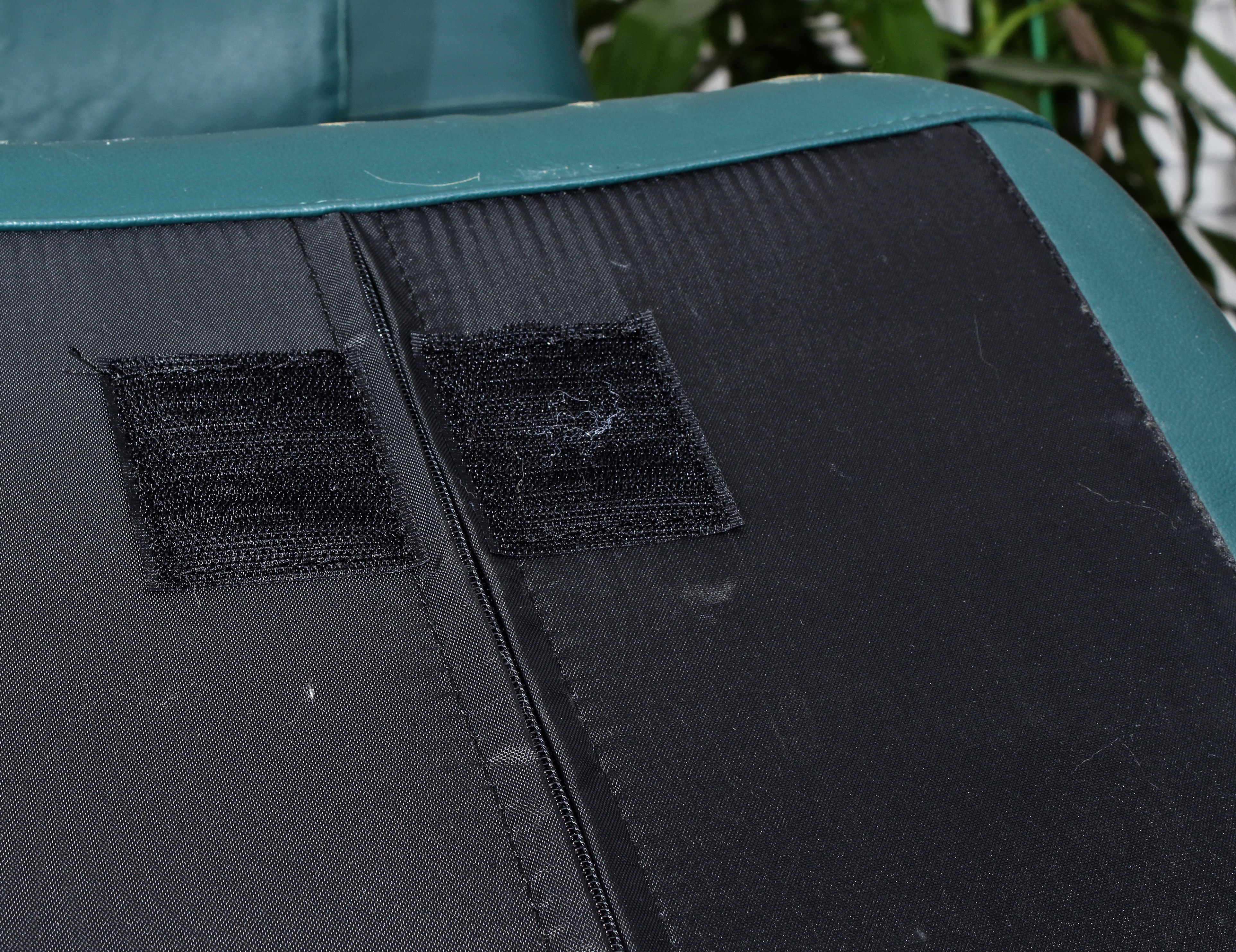 "Backsaver" Zero Gravity Green Leather Recliner