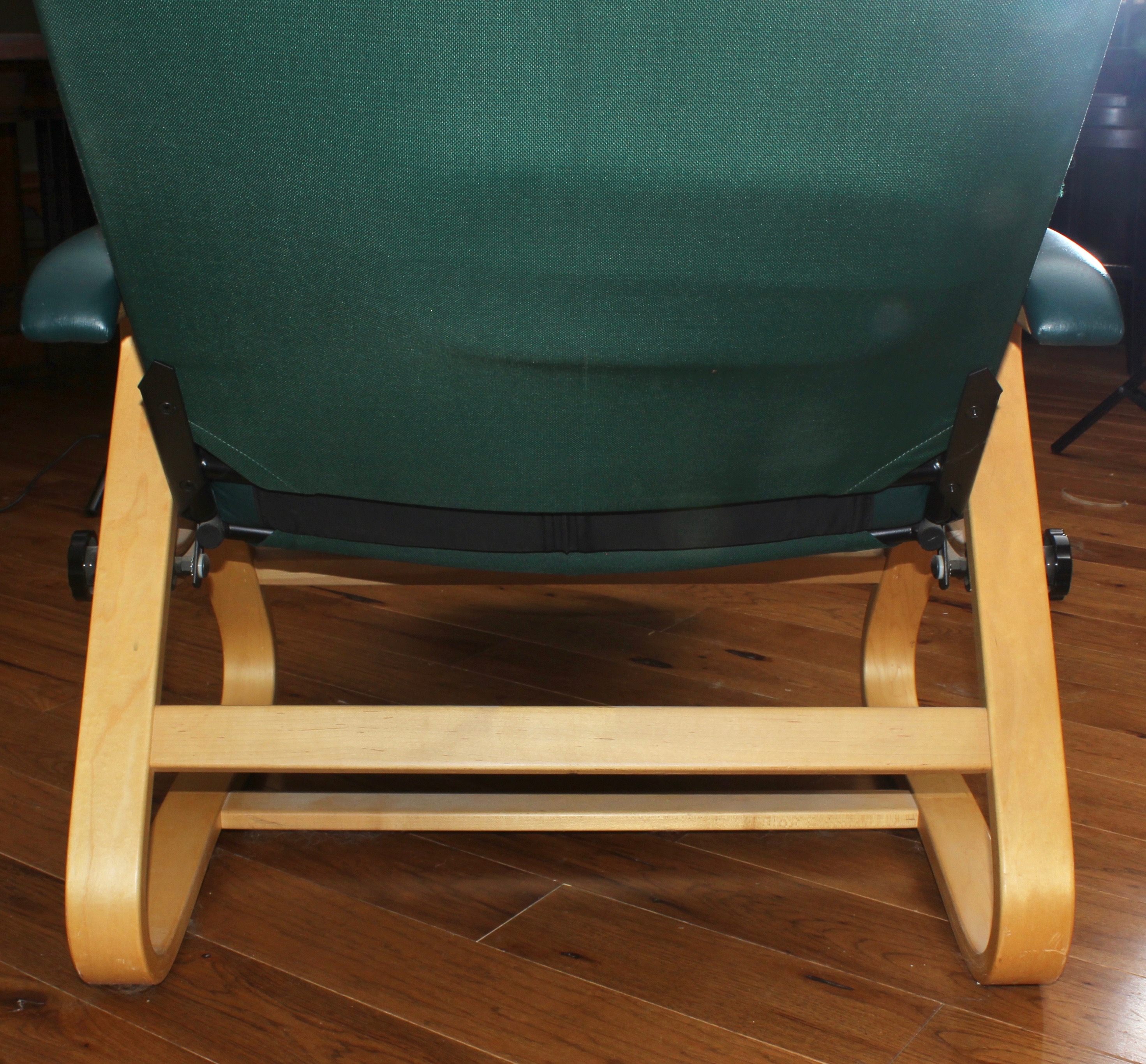 "Backsaver" Zero Gravity Green Leather Recliner