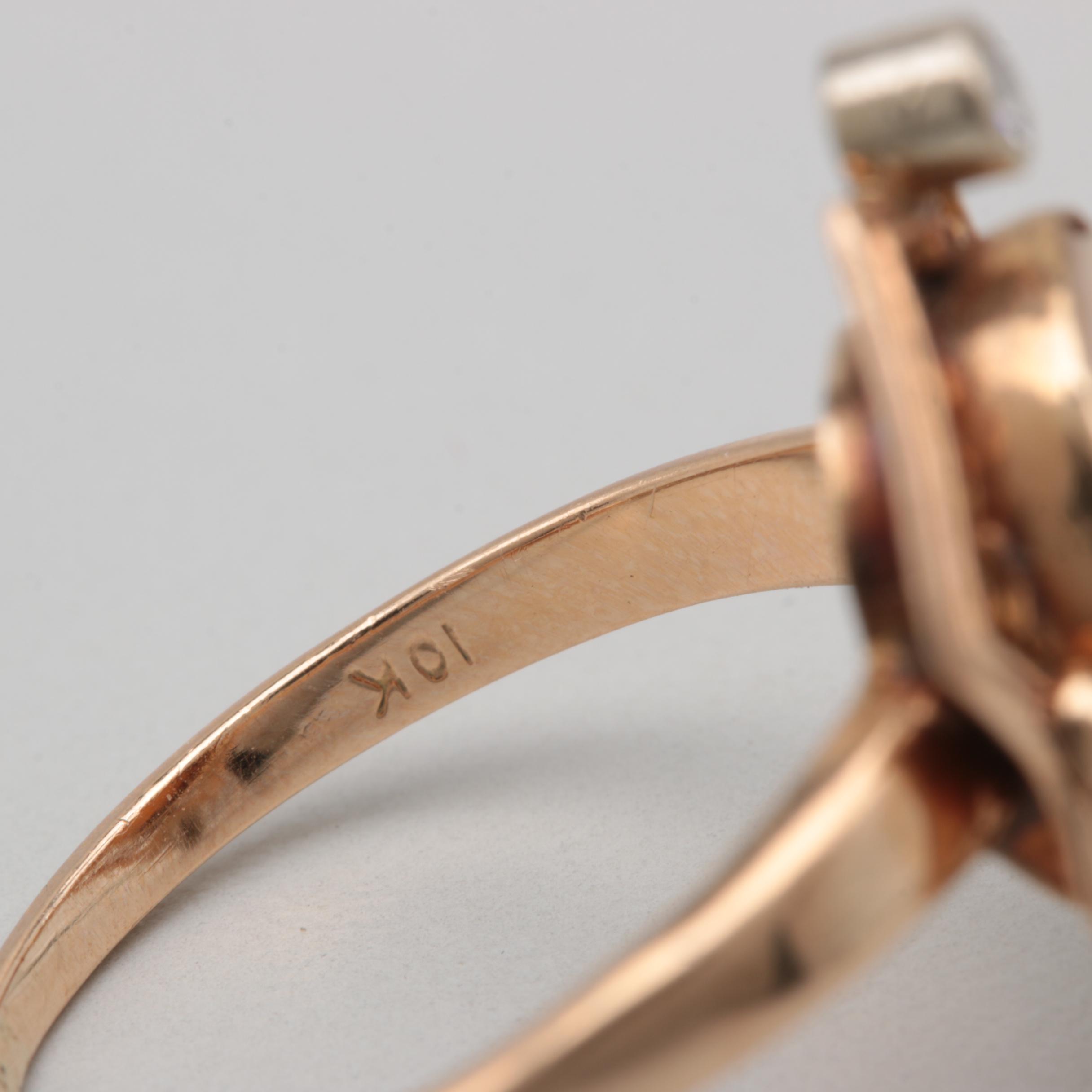 Vintage 10K Yellow Gold Diamond and Shell Cameo Ring