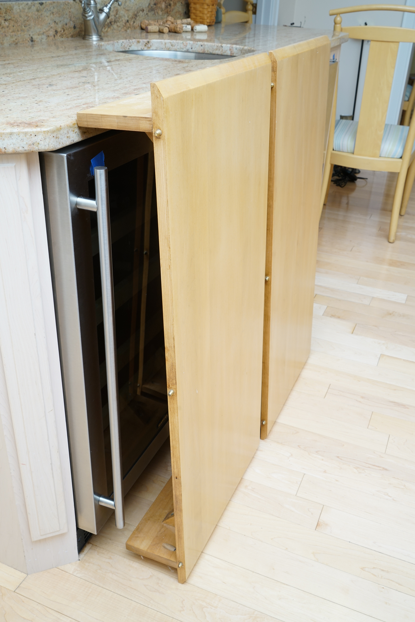 "American Dimensions" Dining Table with Chairs by Ethan Allen