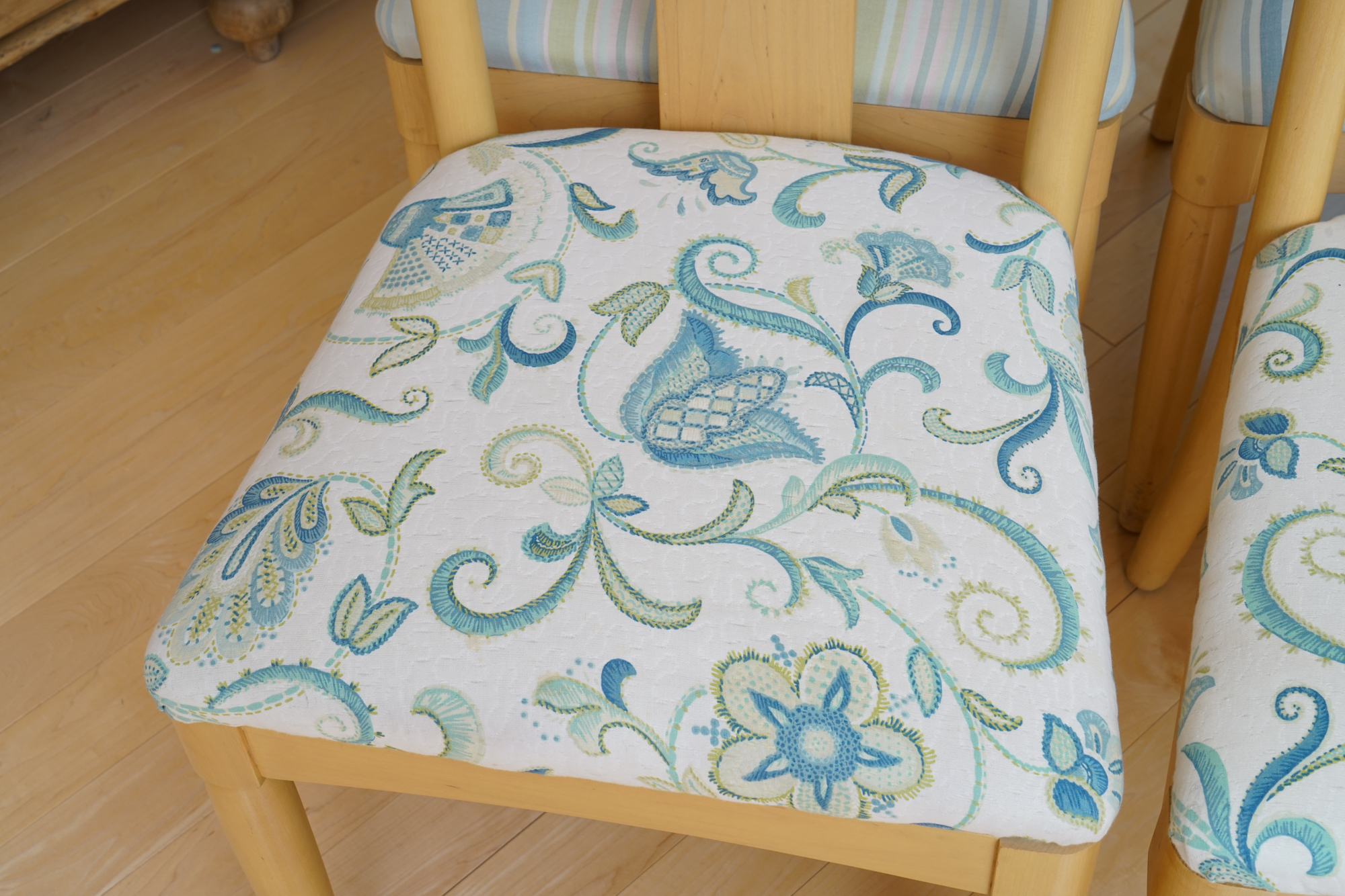 "American Dimensions" Dining Table with Chairs by Ethan Allen