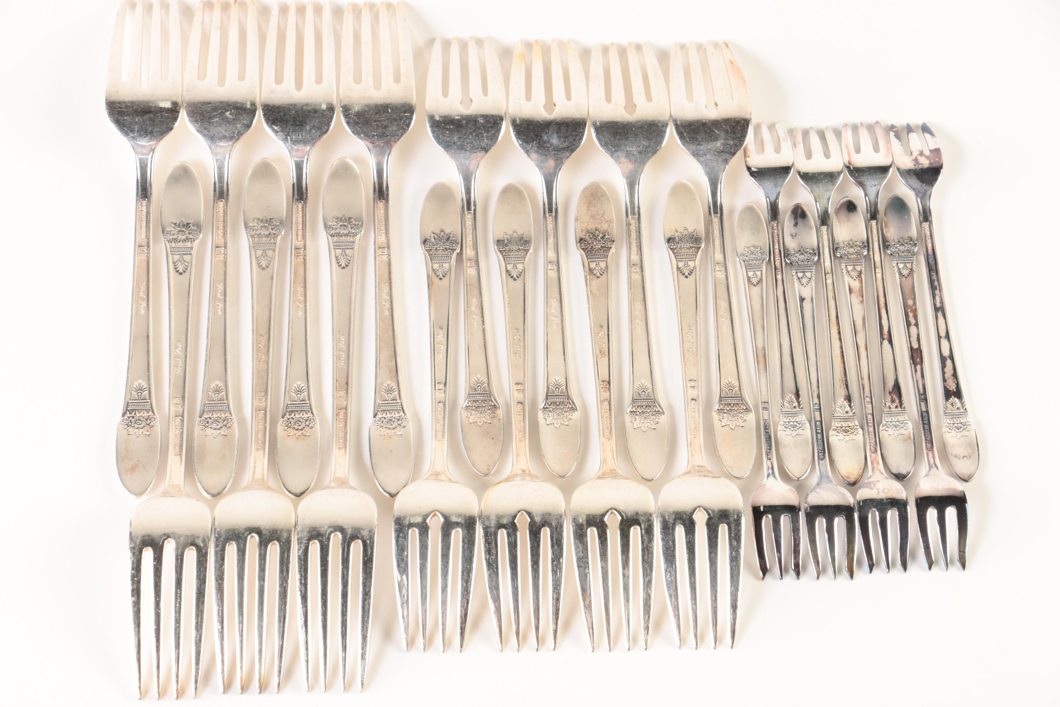 1847 Rogers Bros. "First Love" Silver-Plated Flatware Set