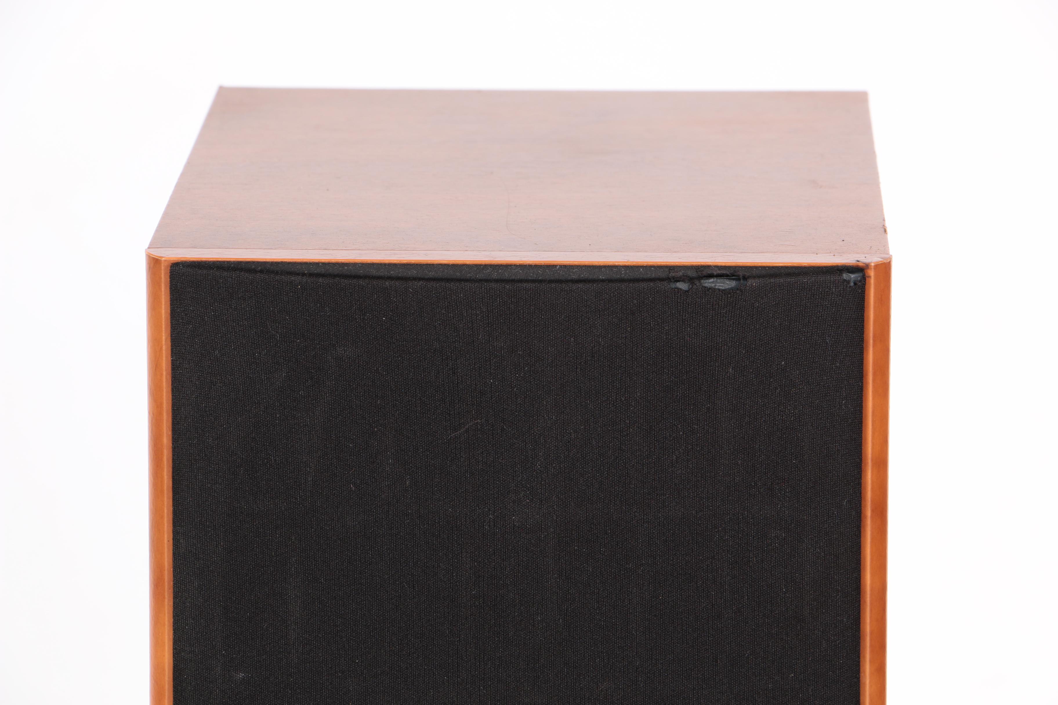 JM Lab Floorstanding Speakers