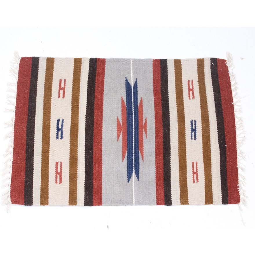 2' x 3' Handwoven Mexican Wool Accent Rug