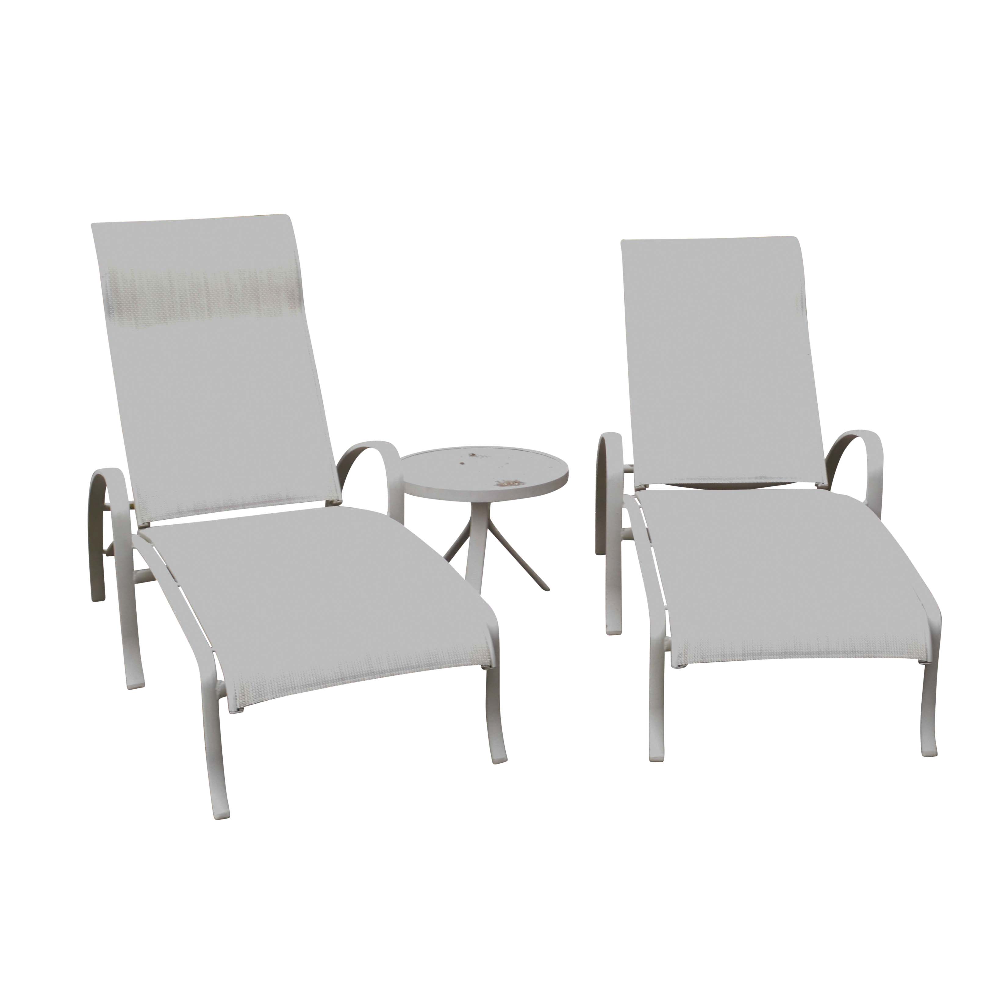 Tropitone Patio Loungers With Side Table