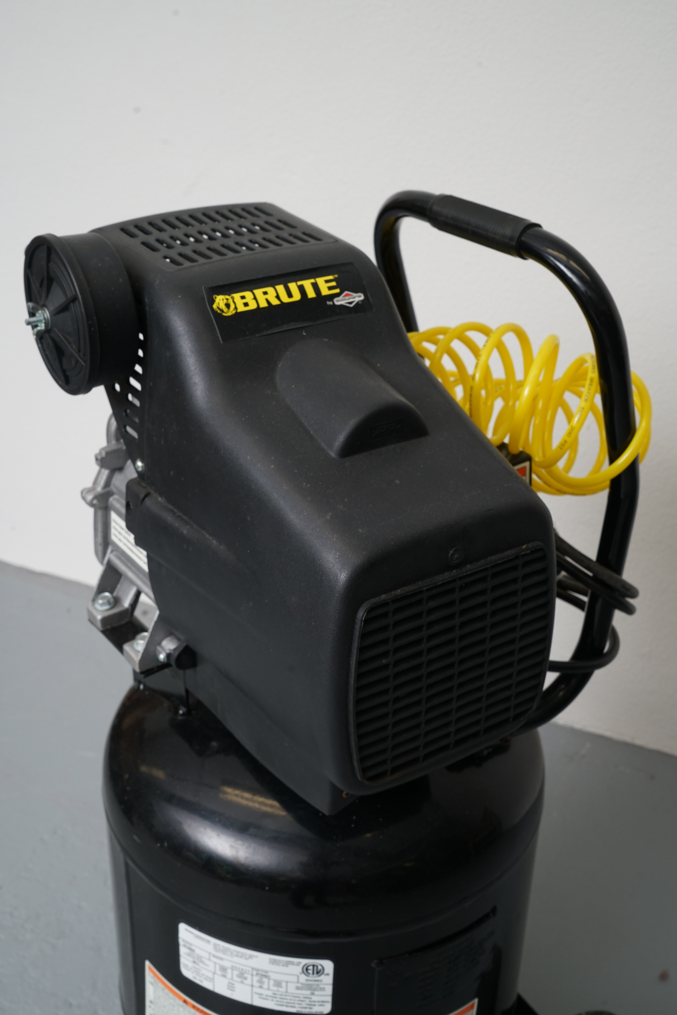 Brute by Briggs & Stratton 10 Gallon Vertical Air Compressor