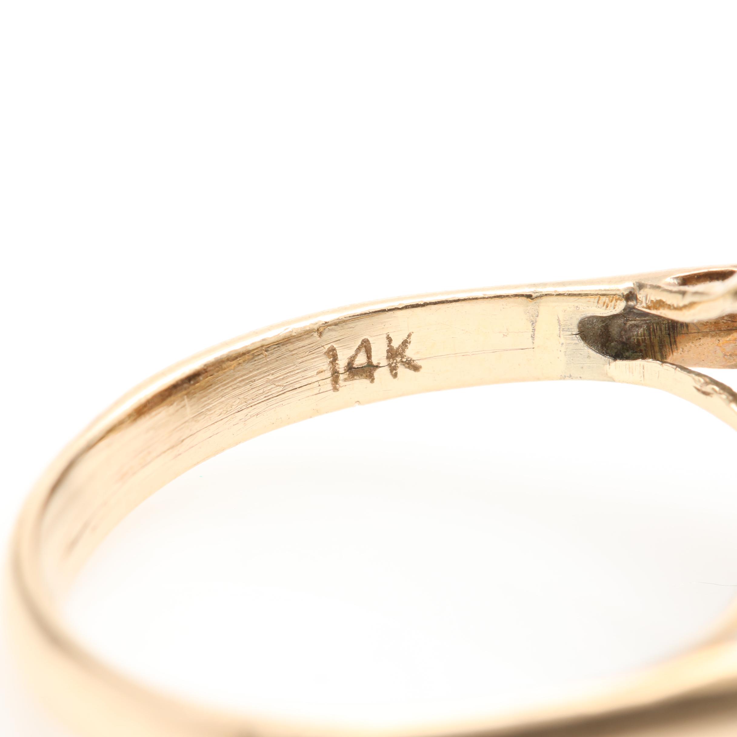 Vintage 14K Yellow Gold Black Star Sapphire and Opal Ring