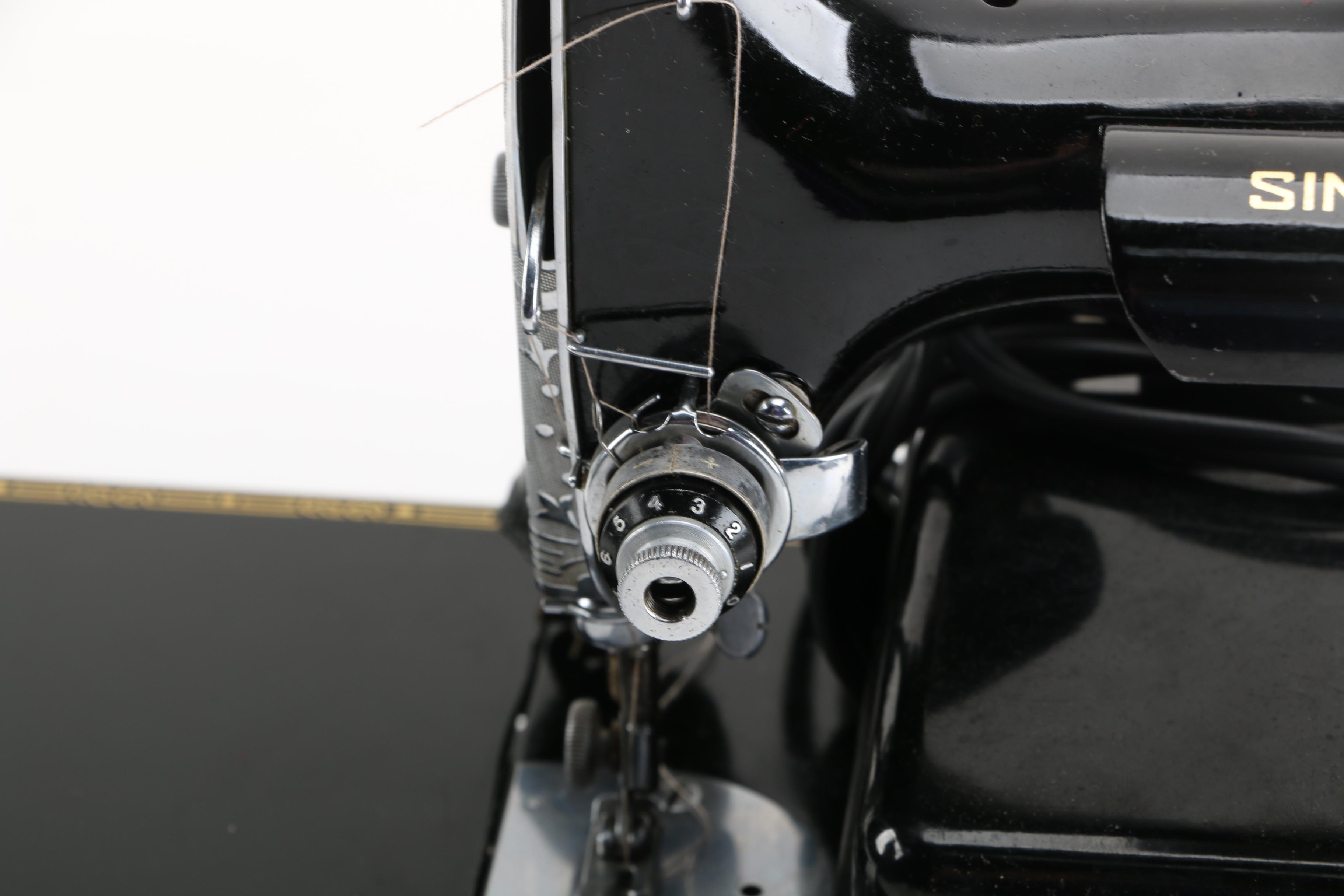 Vintage Singer Sewing Machine with Case and Accessories