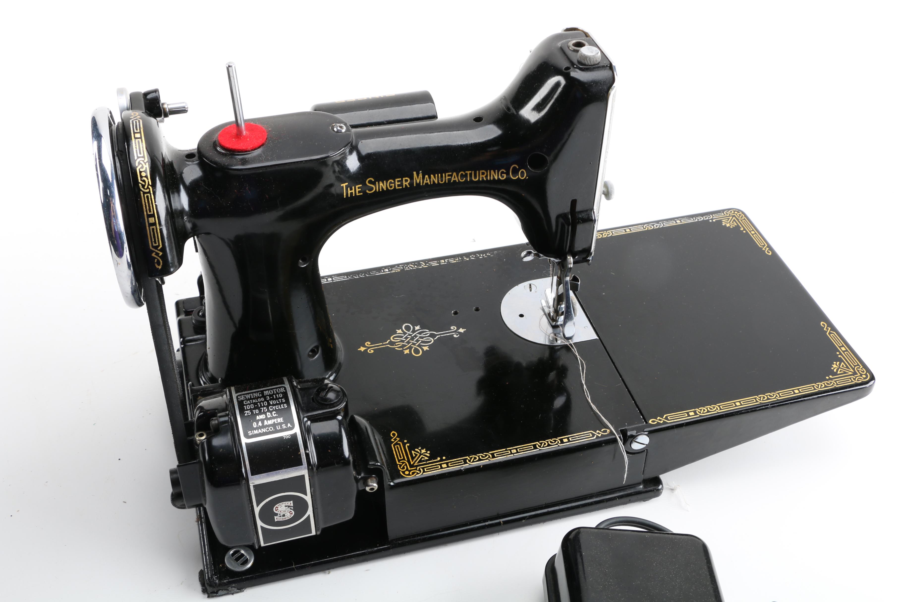 Vintage Singer Sewing Machine with Case and Accessories