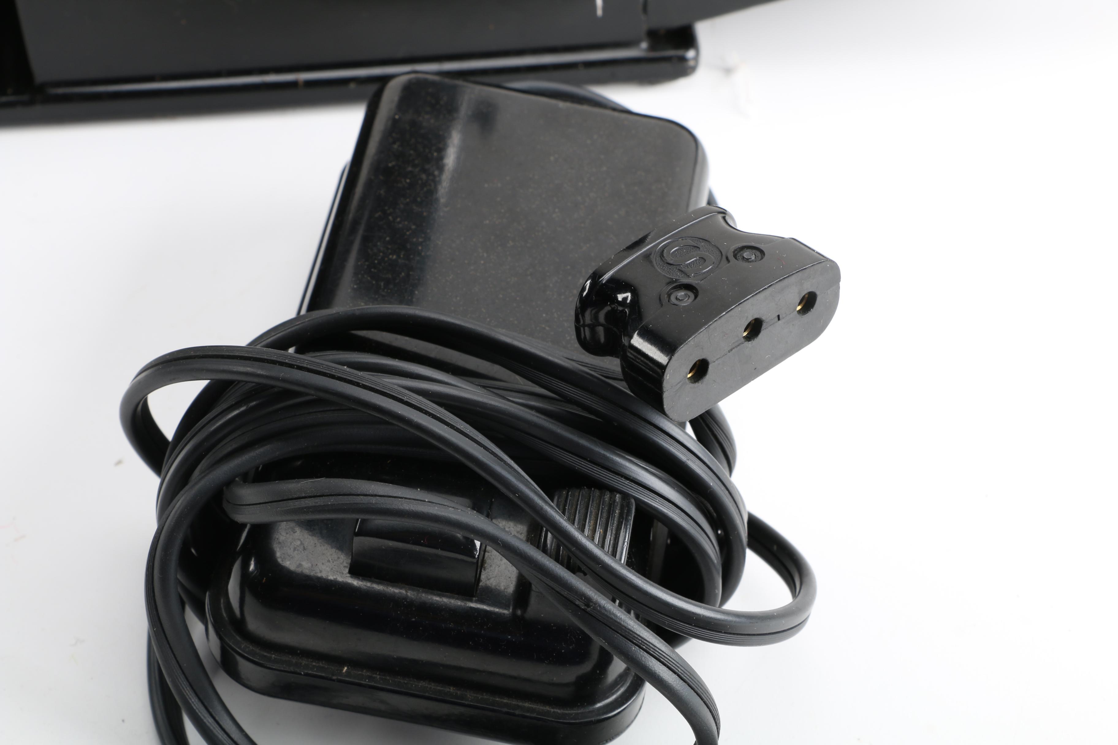 Vintage Singer Sewing Machine with Case and Accessories