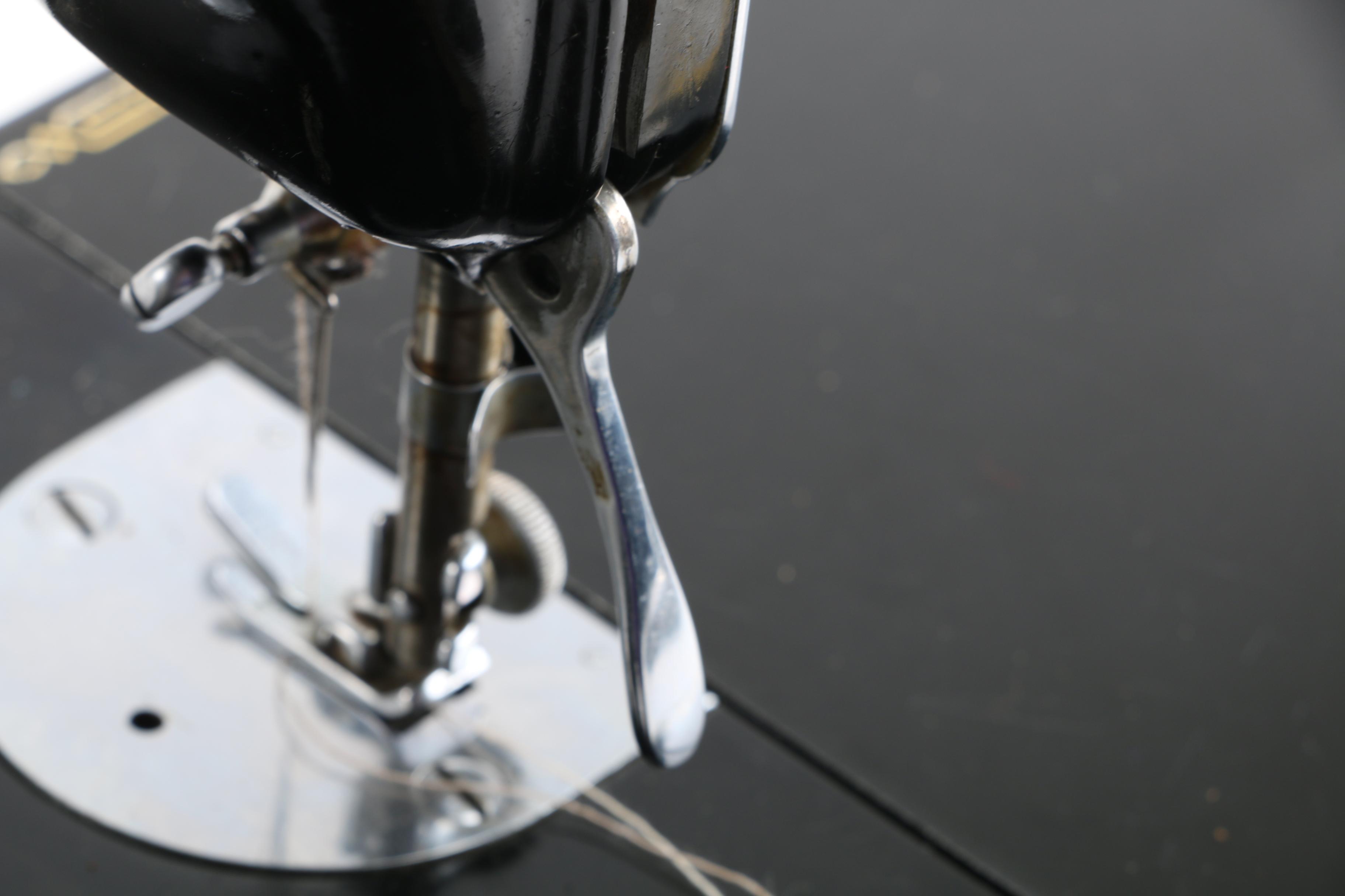 Vintage Singer Sewing Machine with Case and Accessories