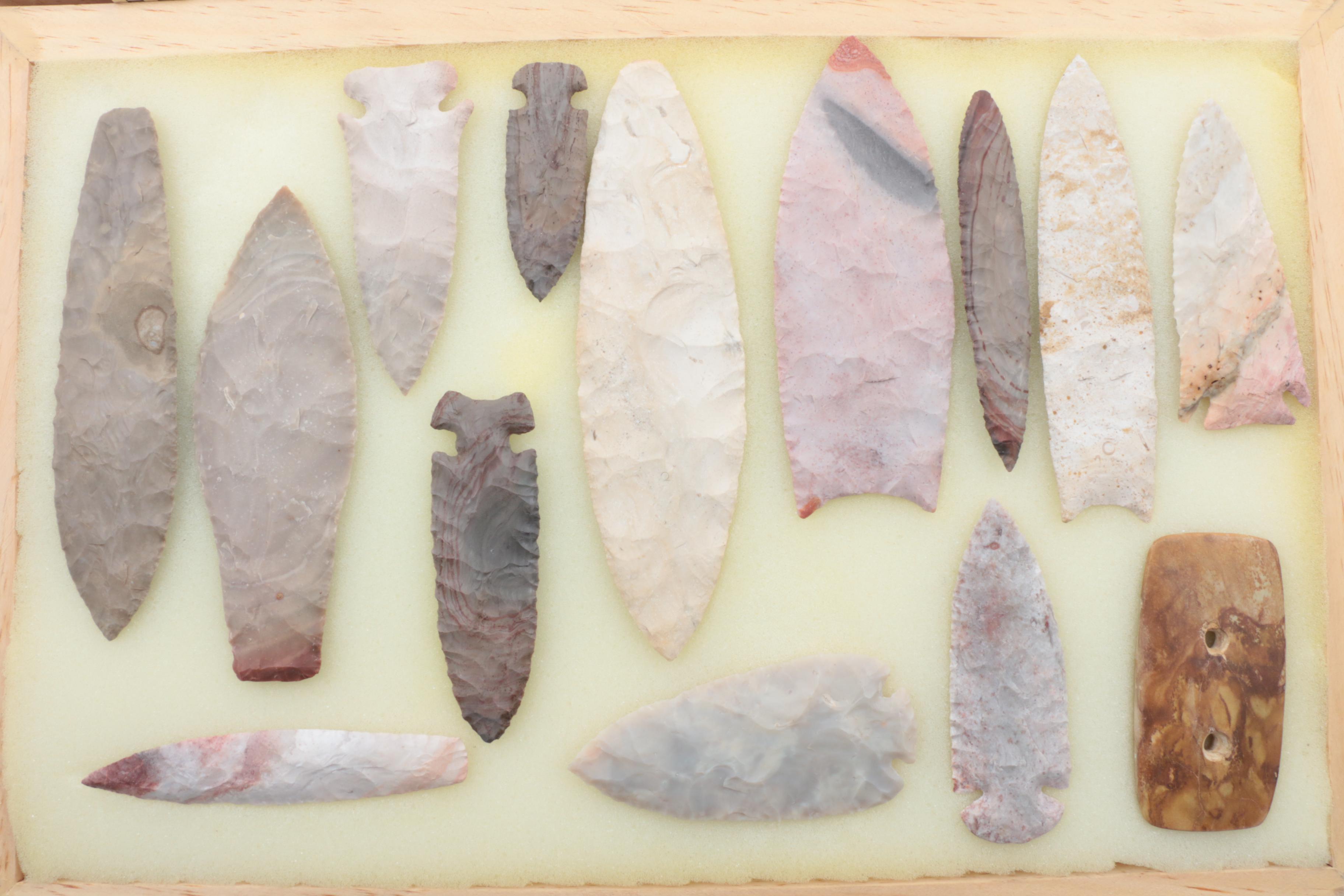 Bifacial Chert Points in Wood Case