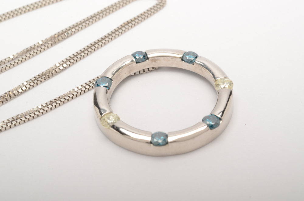 14K White Gold Diamond Pendant Necklace