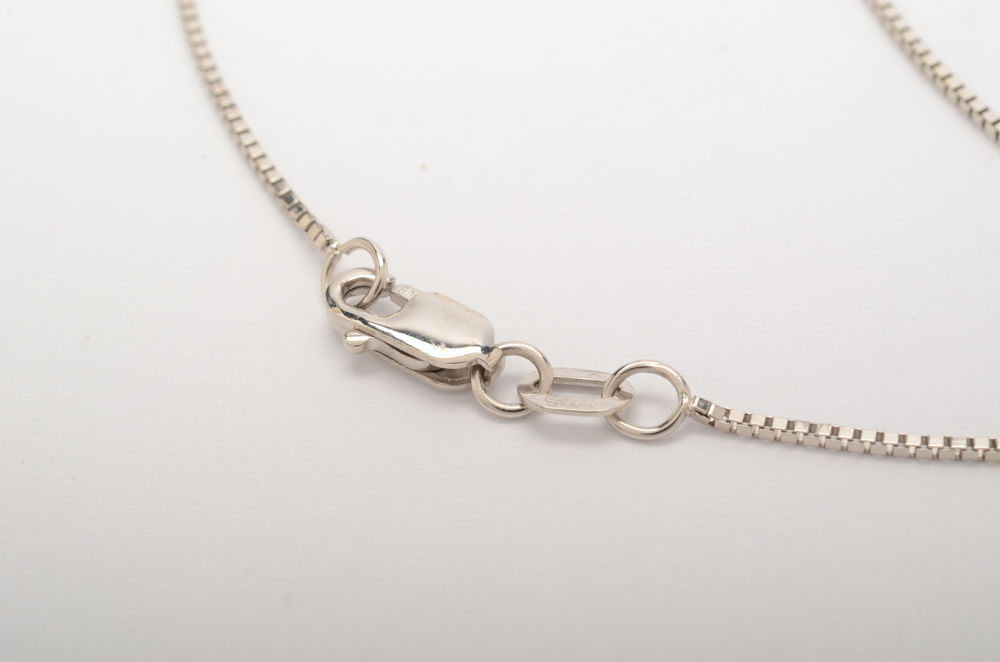 14K White Gold Diamond Pendant Necklace