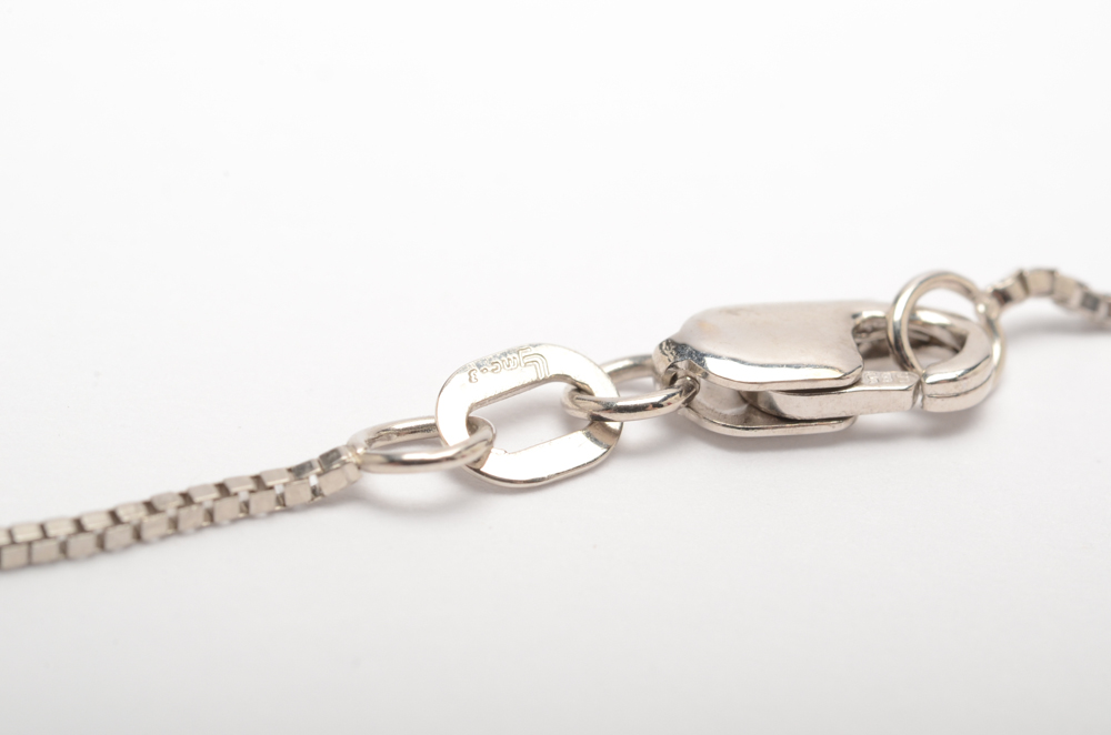 14K White Gold Diamond Pendant Necklace