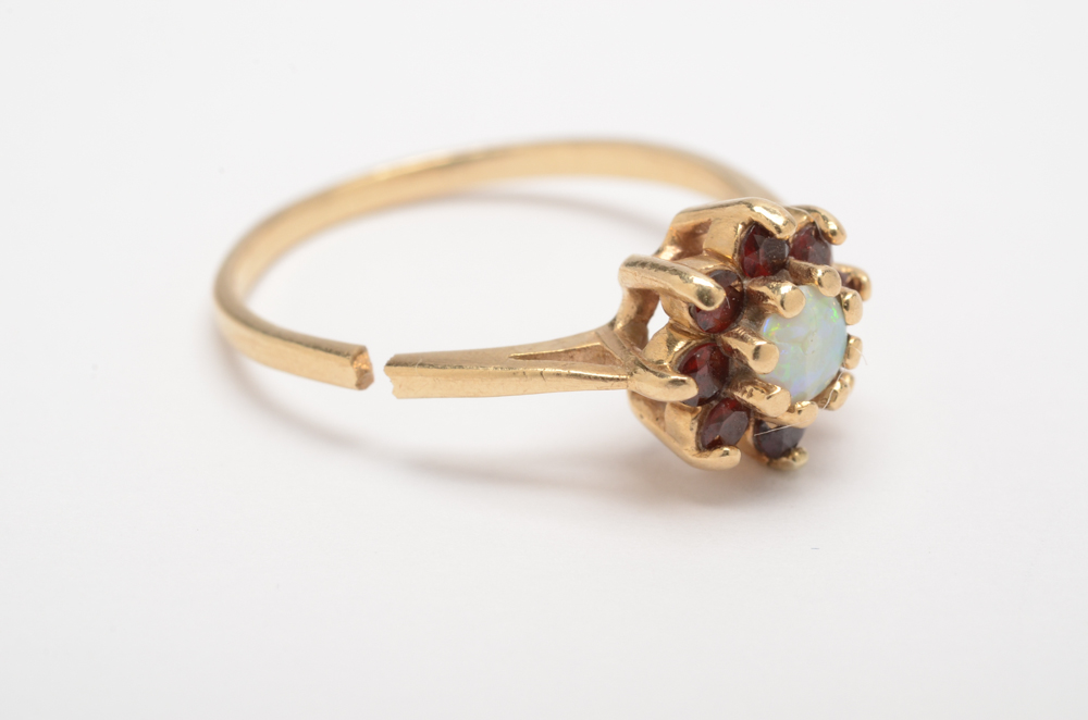 Vintage 10K Yellow Gold Opal and Garnet Ring