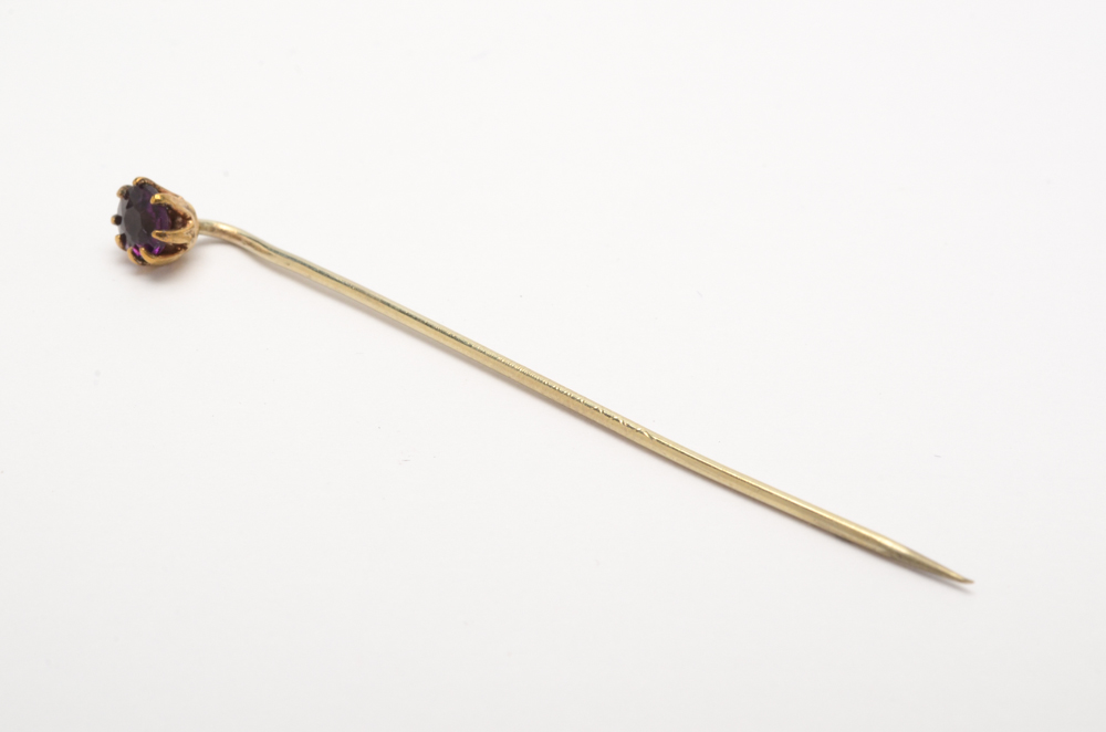 Vintage 14K Yellow Gold Purple Glass Stick Pin