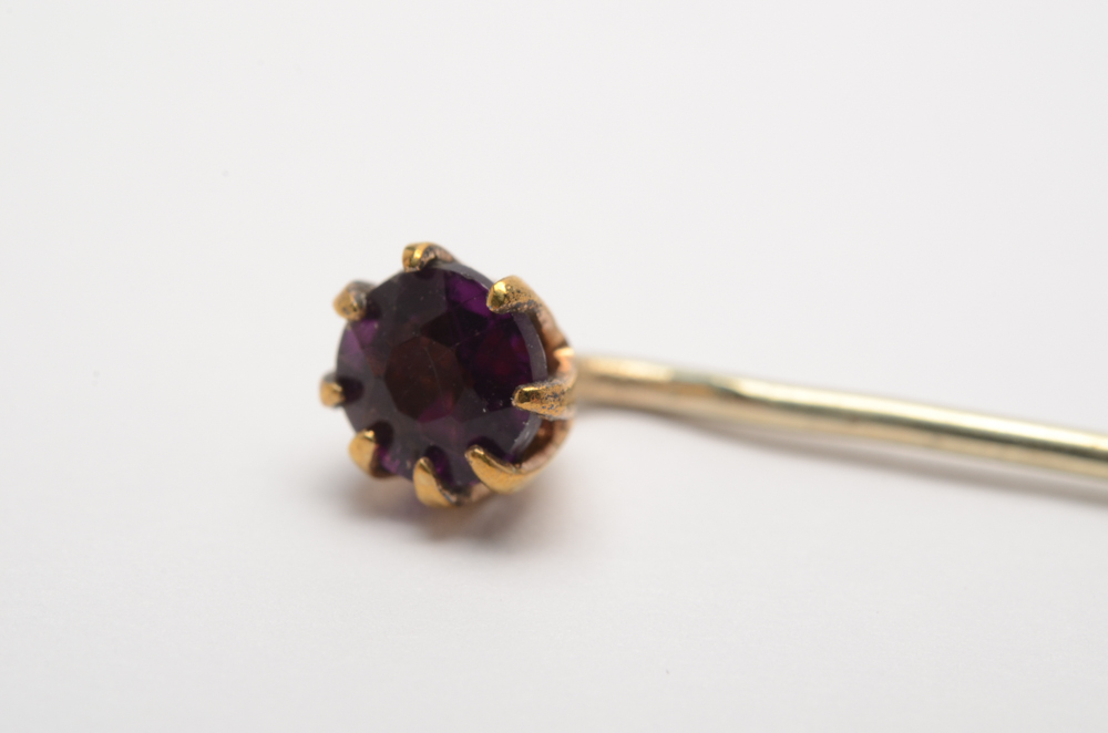 Vintage 14K Yellow Gold Purple Glass Stick Pin