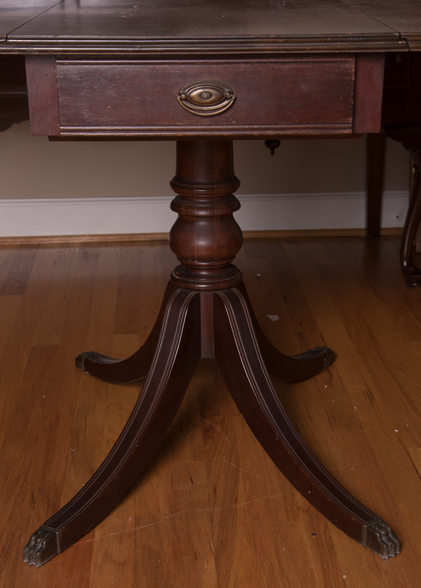 Vintage Brandt Mahogany Duncan Phyfe Drop Leaf Table