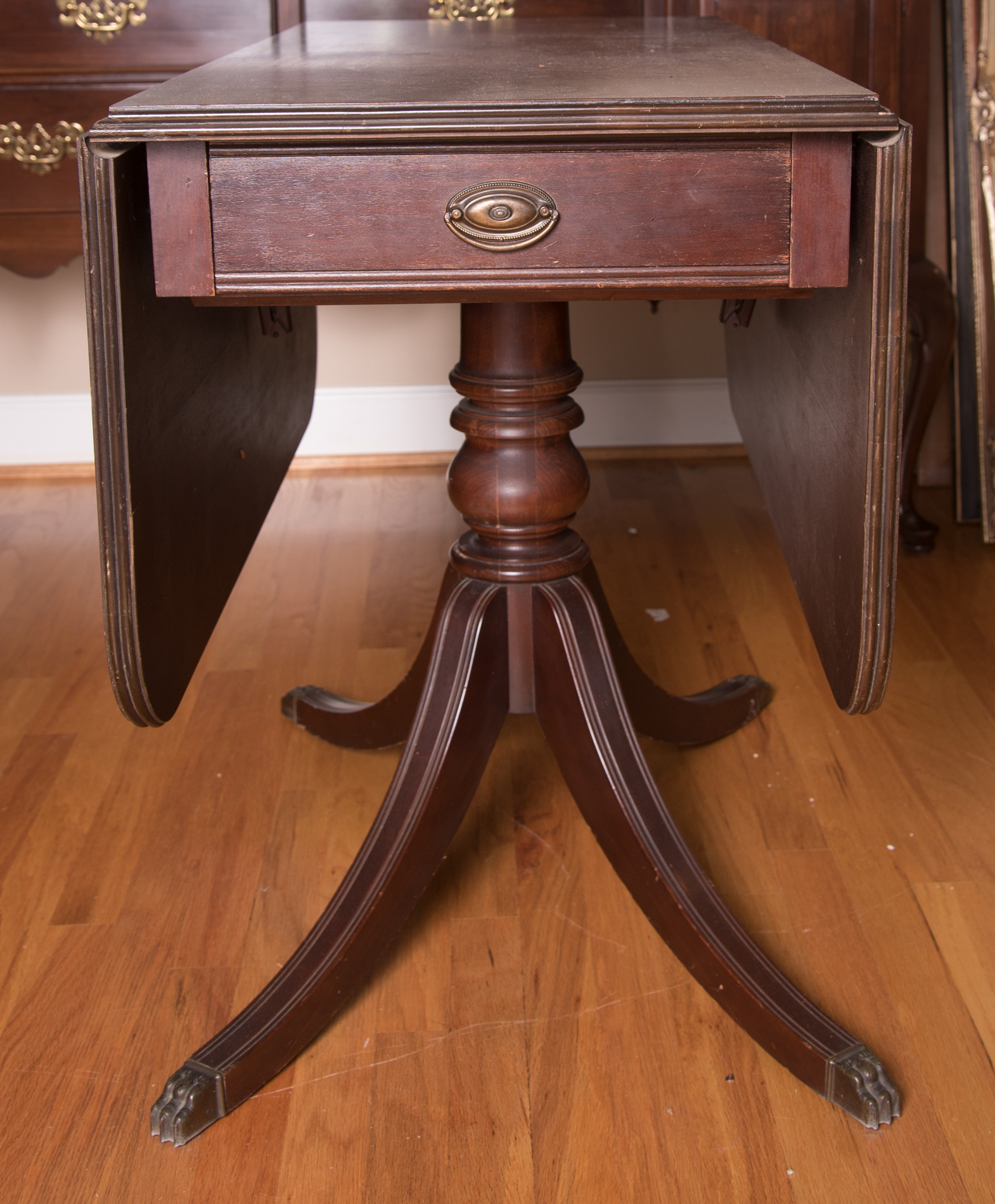 Vintage Brandt Mahogany Duncan Phyfe Drop Leaf Table