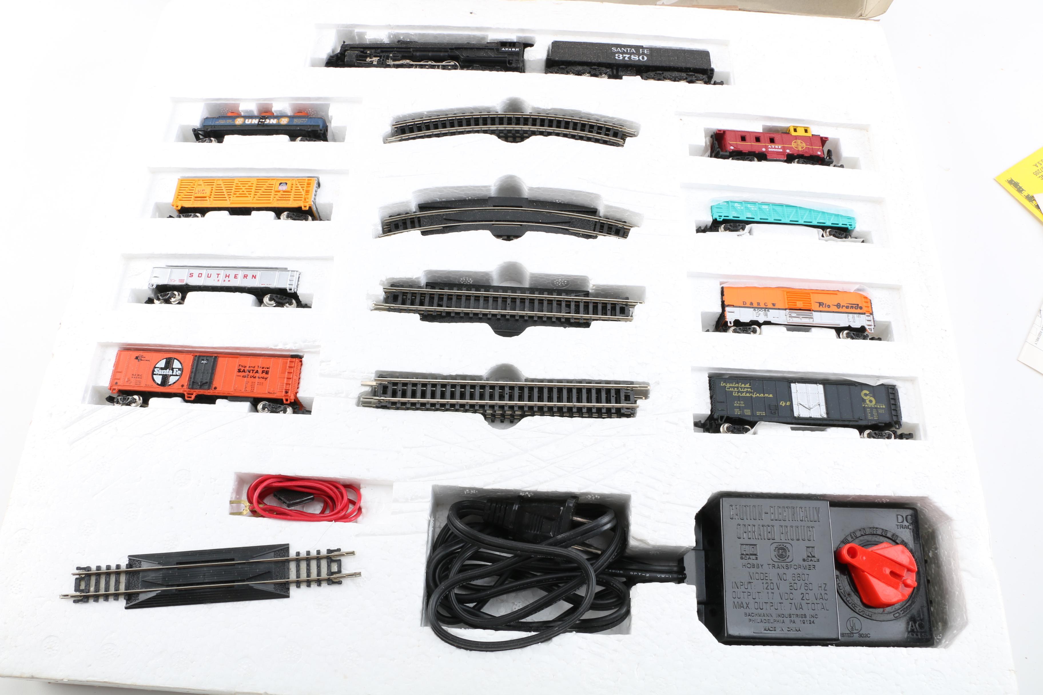 Vintage Bachmann "Empire Builder" N Scale Electric Train Set