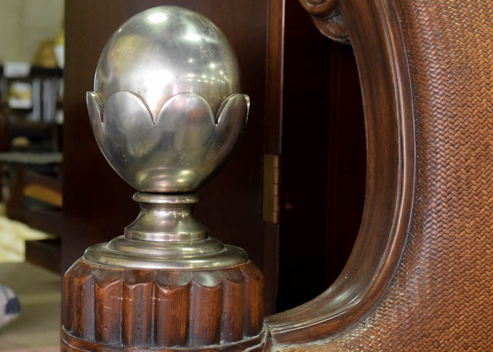 Ernest Hemingway "Kilimanjaro" King Bed for Thomasville