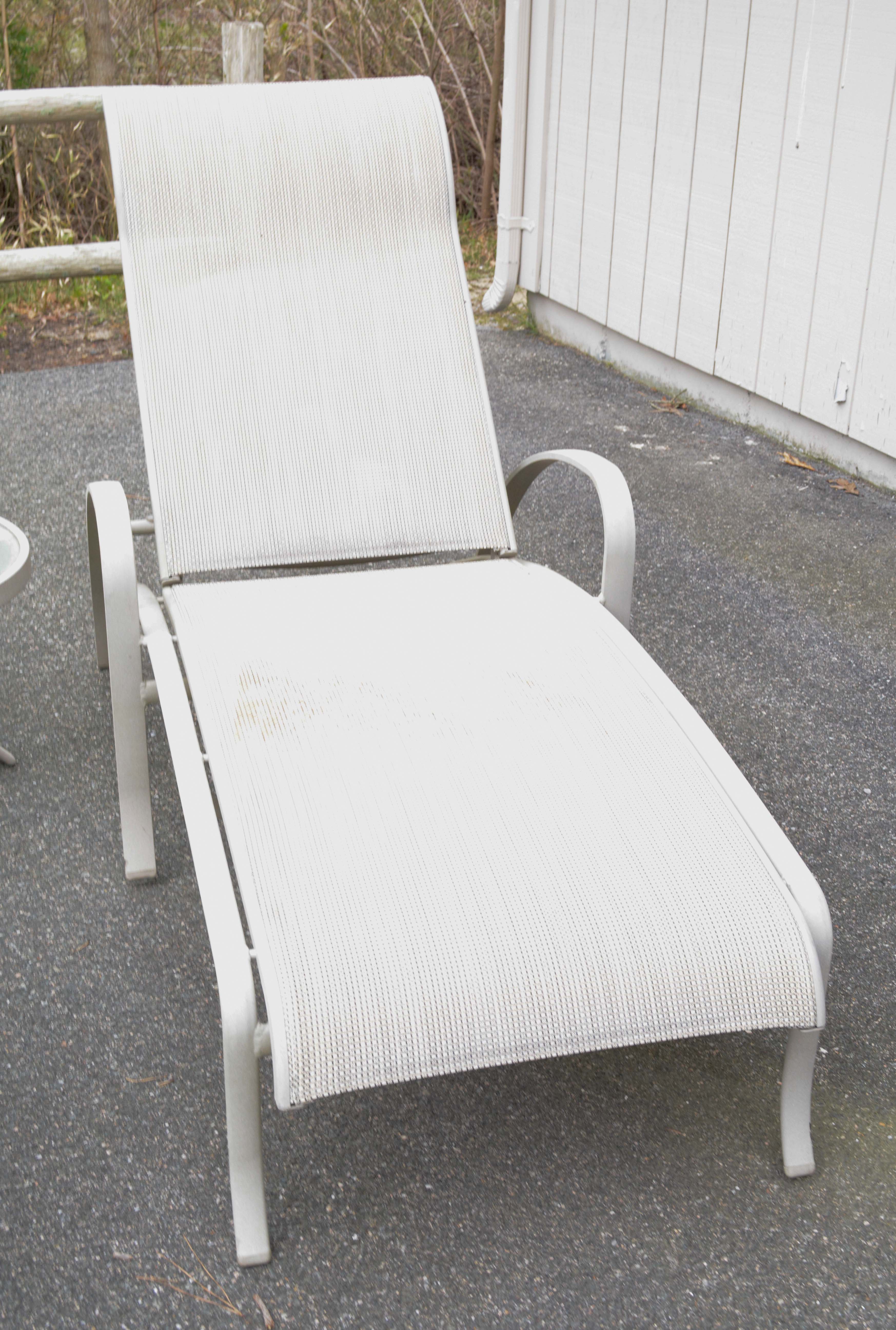 Tropitone Patio Loungers With Side Table