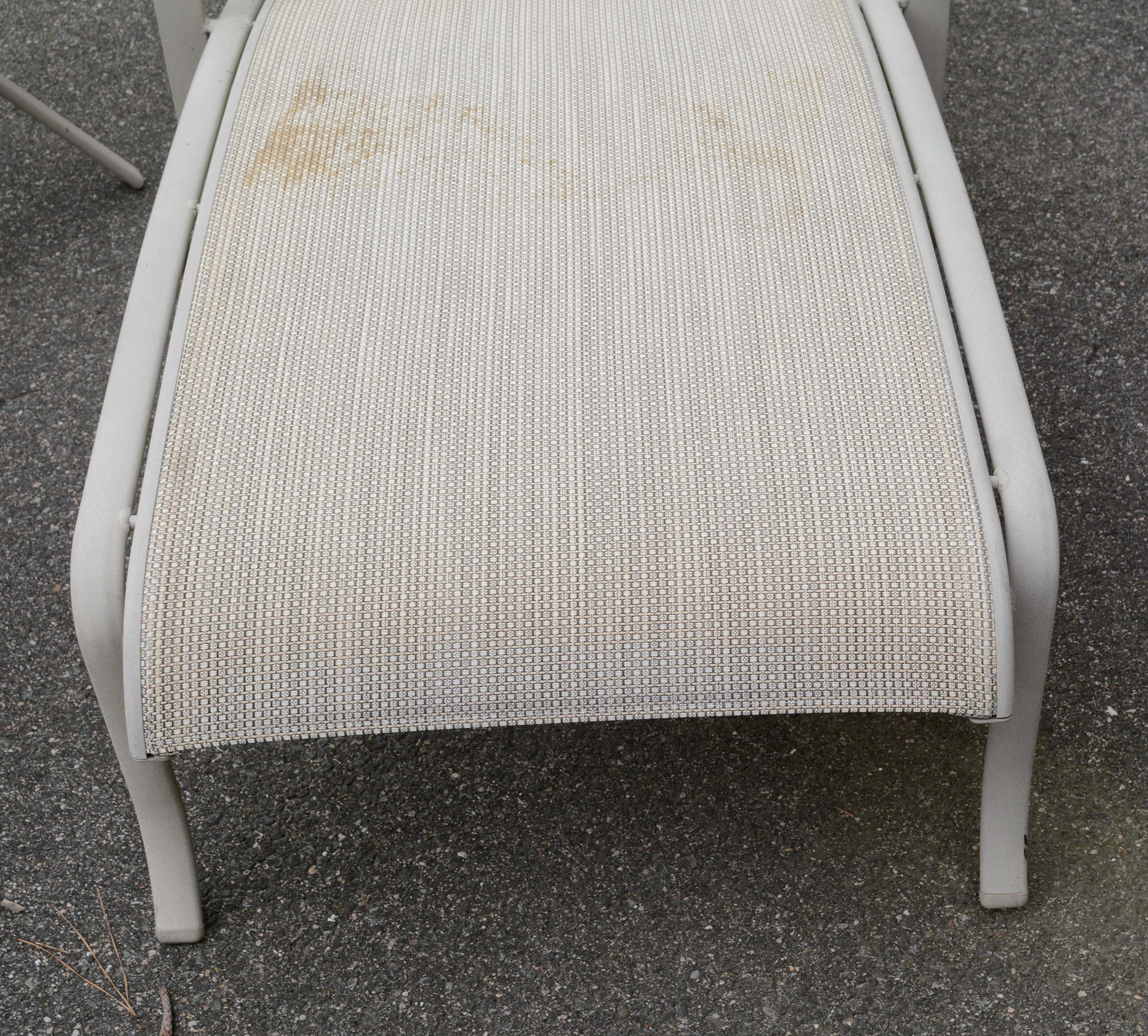Tropitone Patio Loungers With Side Table