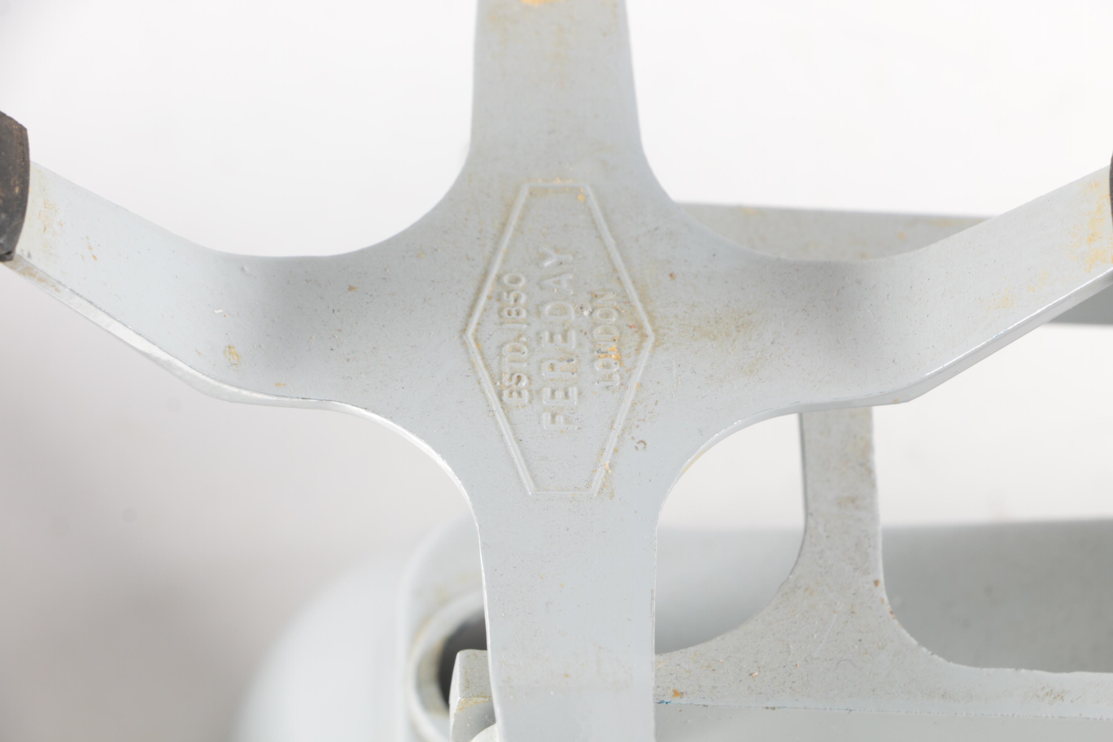 Fereday Weylux "The Queen" Kitchen Scale and Weights